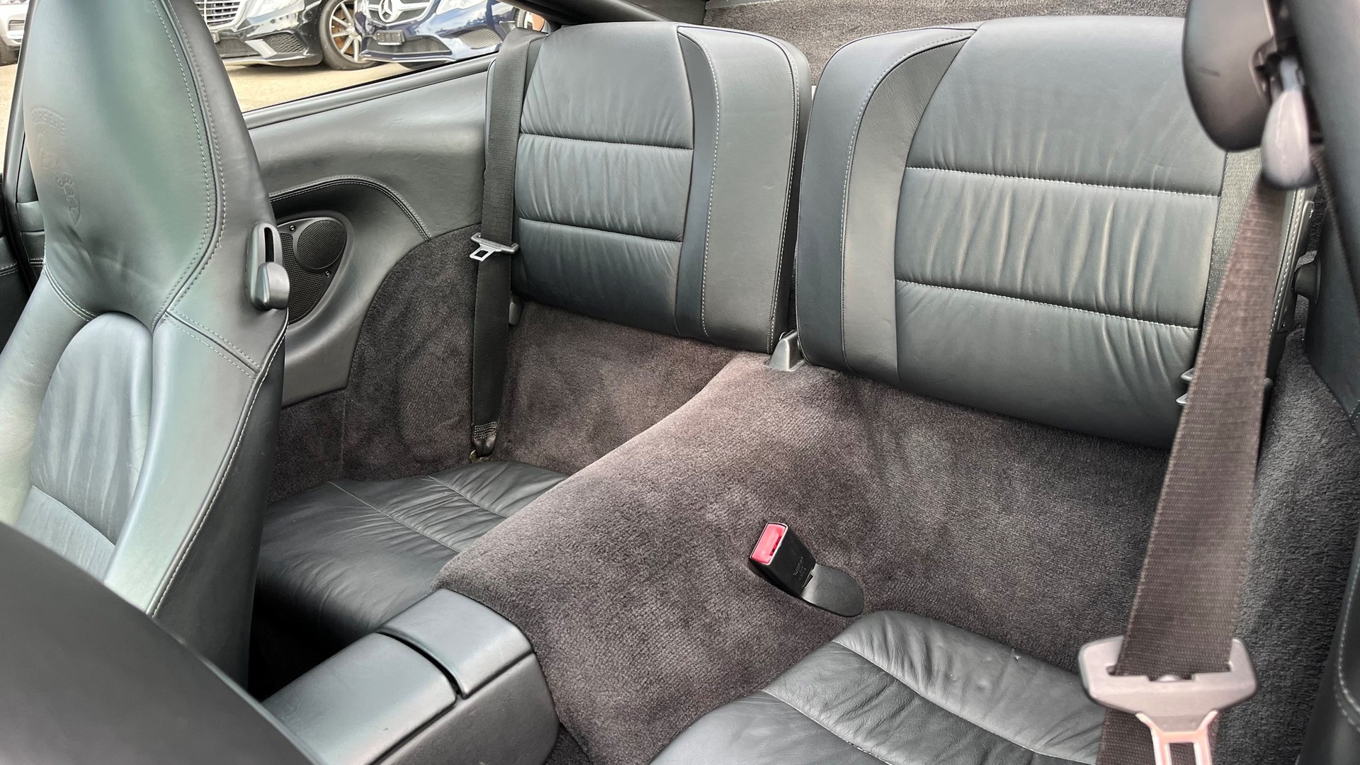 PORSCHE 911 Carrera Targa-image-11