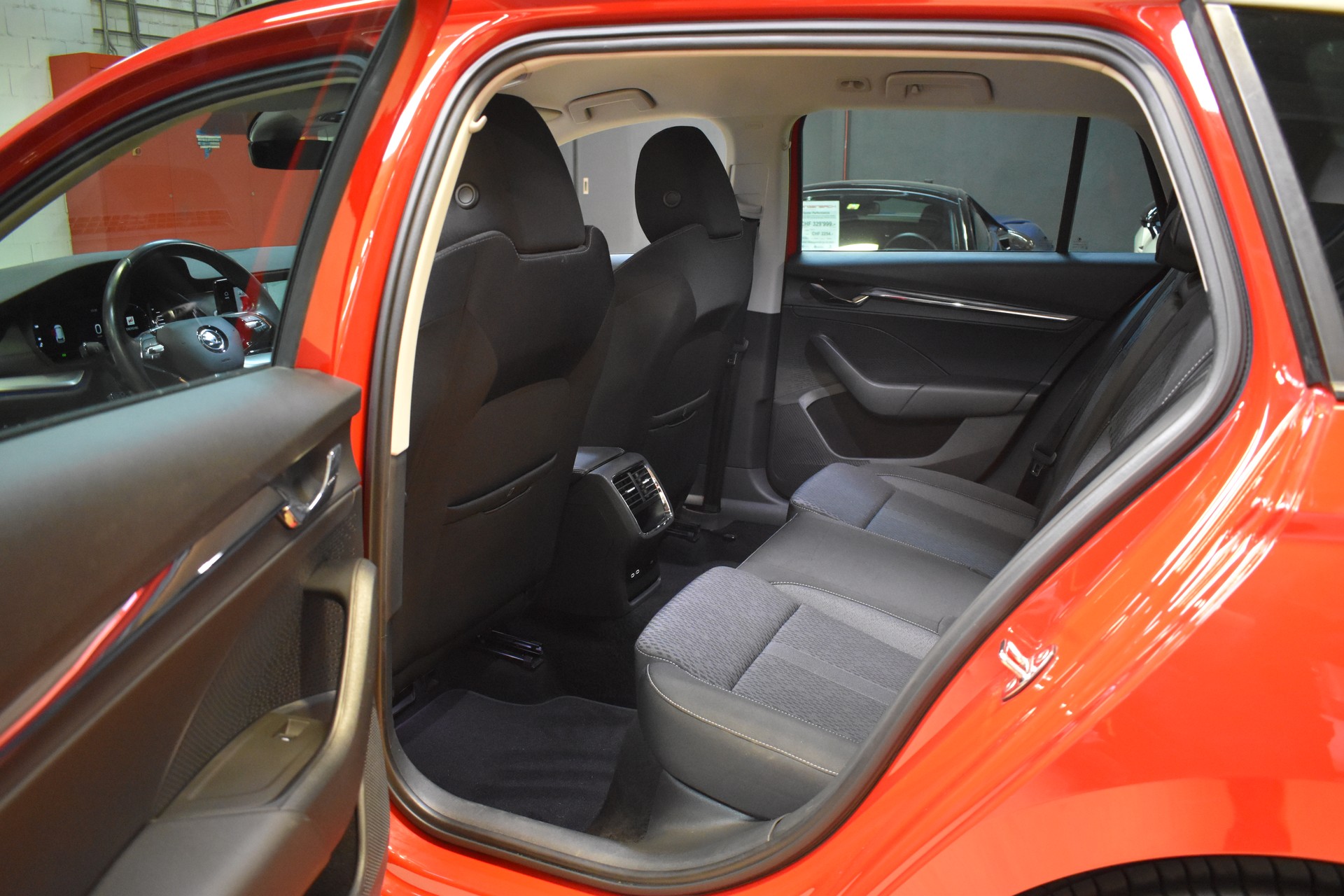 SKODA Octavia Combi 1.5 TSI mHEV DSG Style - Modell 2022-image-14