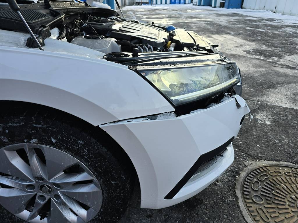 SKODA Octavia Combi 2.0 TDI DSG Ambition-image-14