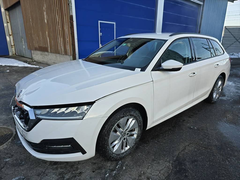 SKODA Octavia Combi 2.0 TDI DSG Ambition-image-0