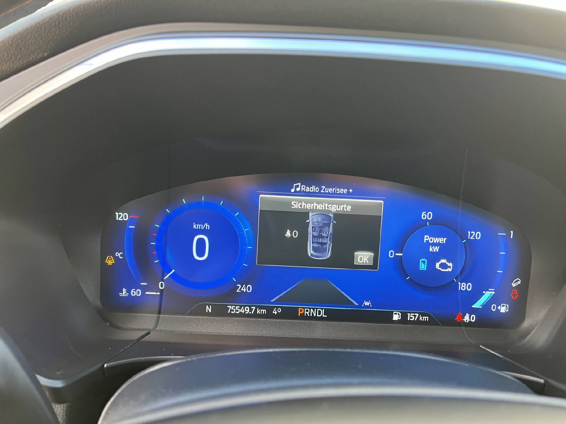 FORD Kuga 2.5 Plug-in Hybrid Titanium-image-11