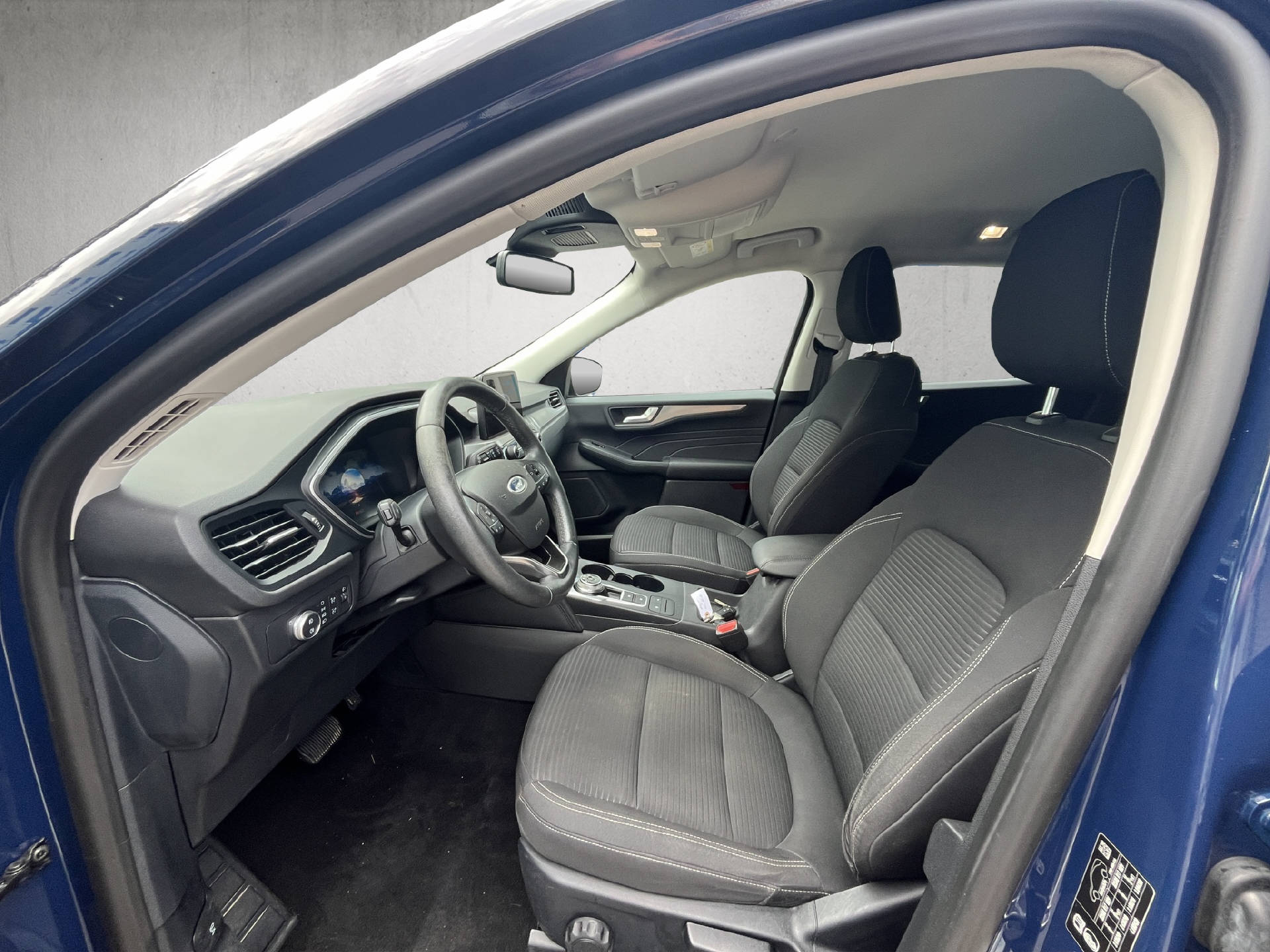FORD Kuga 2.5 Plug-in Hybrid Titanium-image-9
