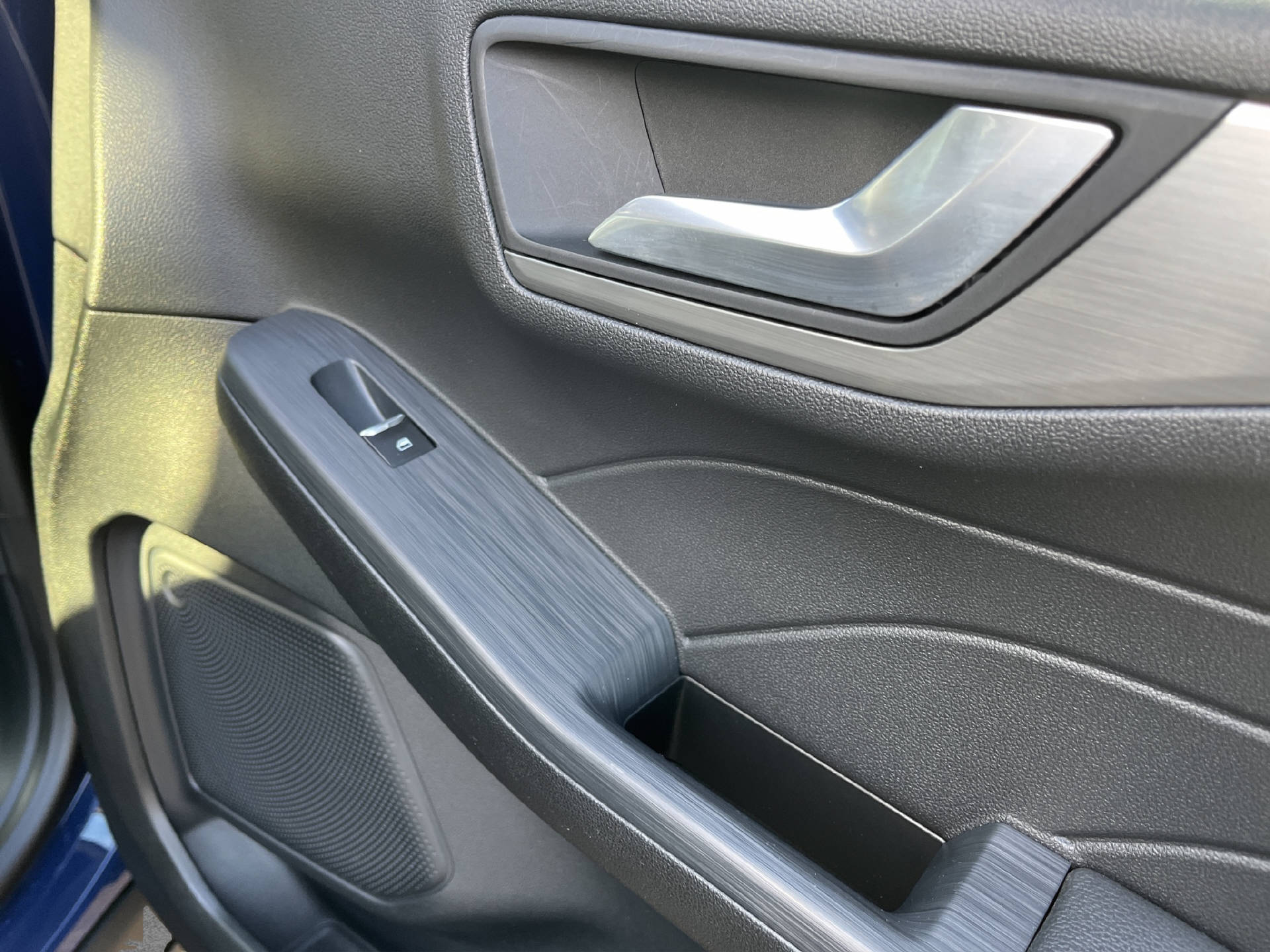 FORD Kuga 2.5 Plug-in Hybrid Titanium-image-17