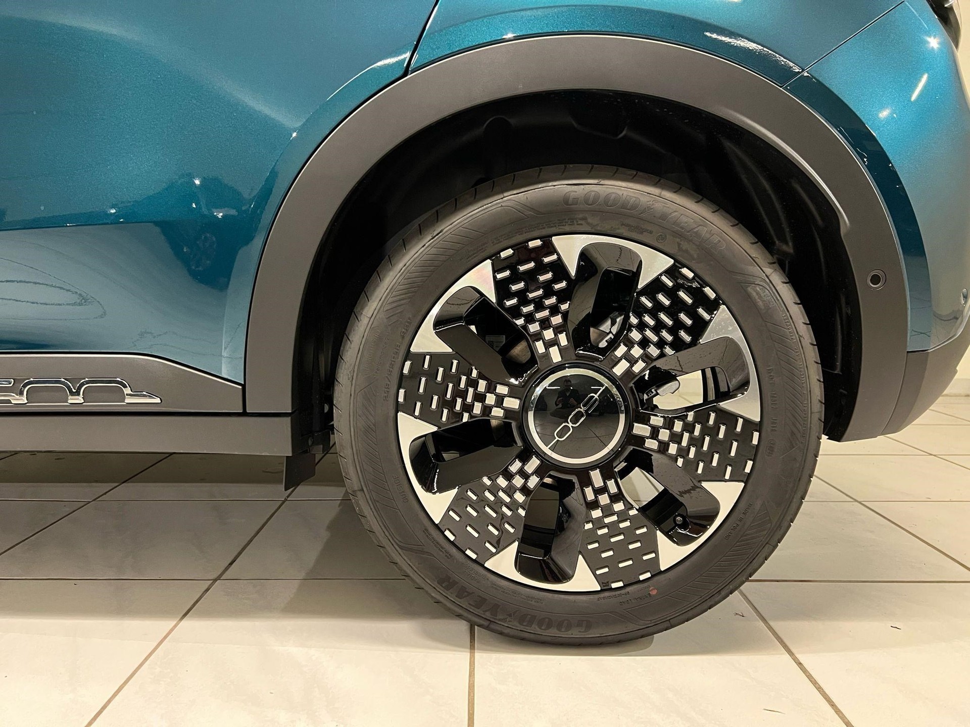 FIAT 600 1.2 Hybrid La Prima-image-4