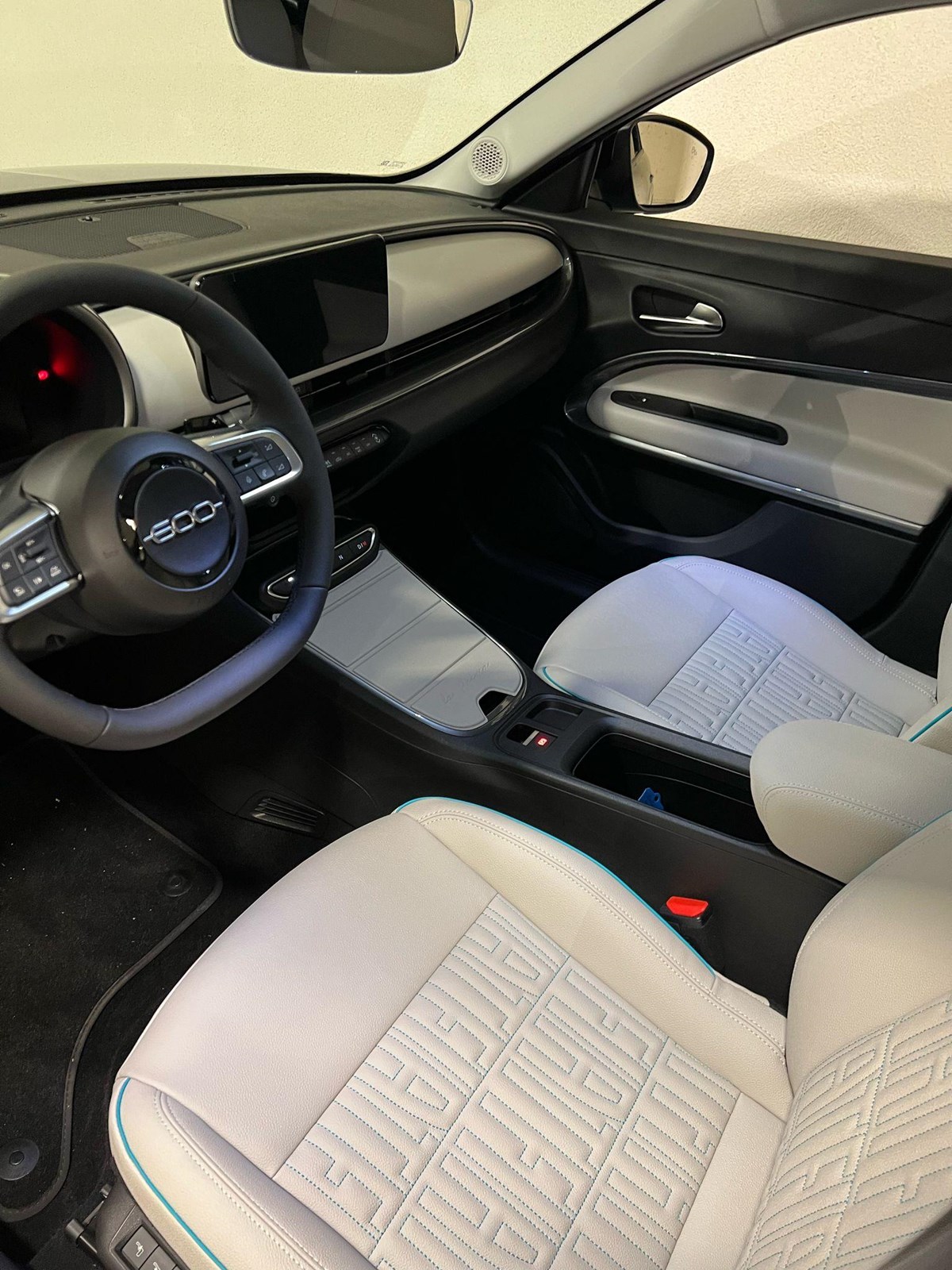 FIAT 600 1.2 Hybrid La Prima-image-5