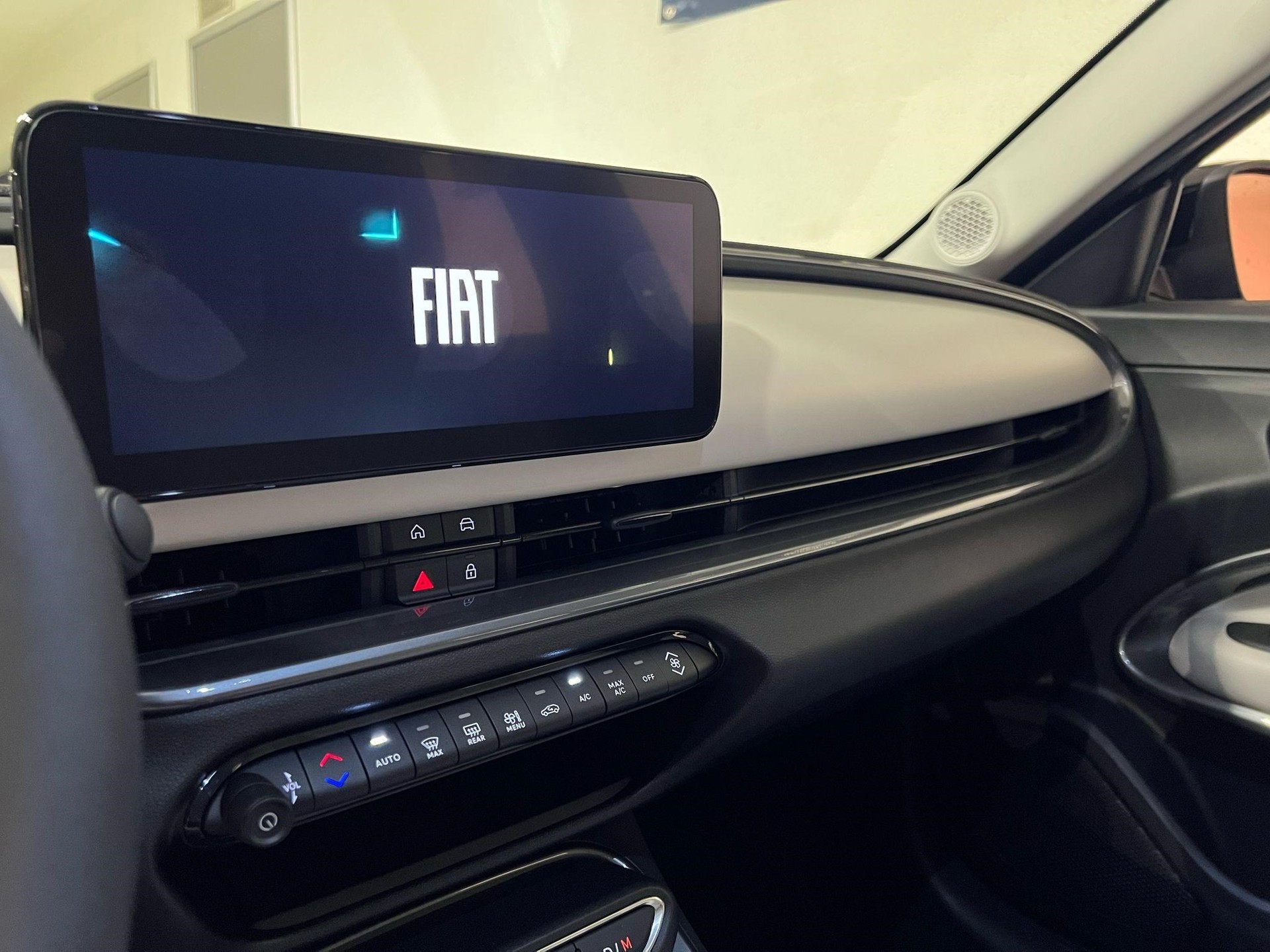 FIAT 600 1.2 Hybrid La Prima-image-7