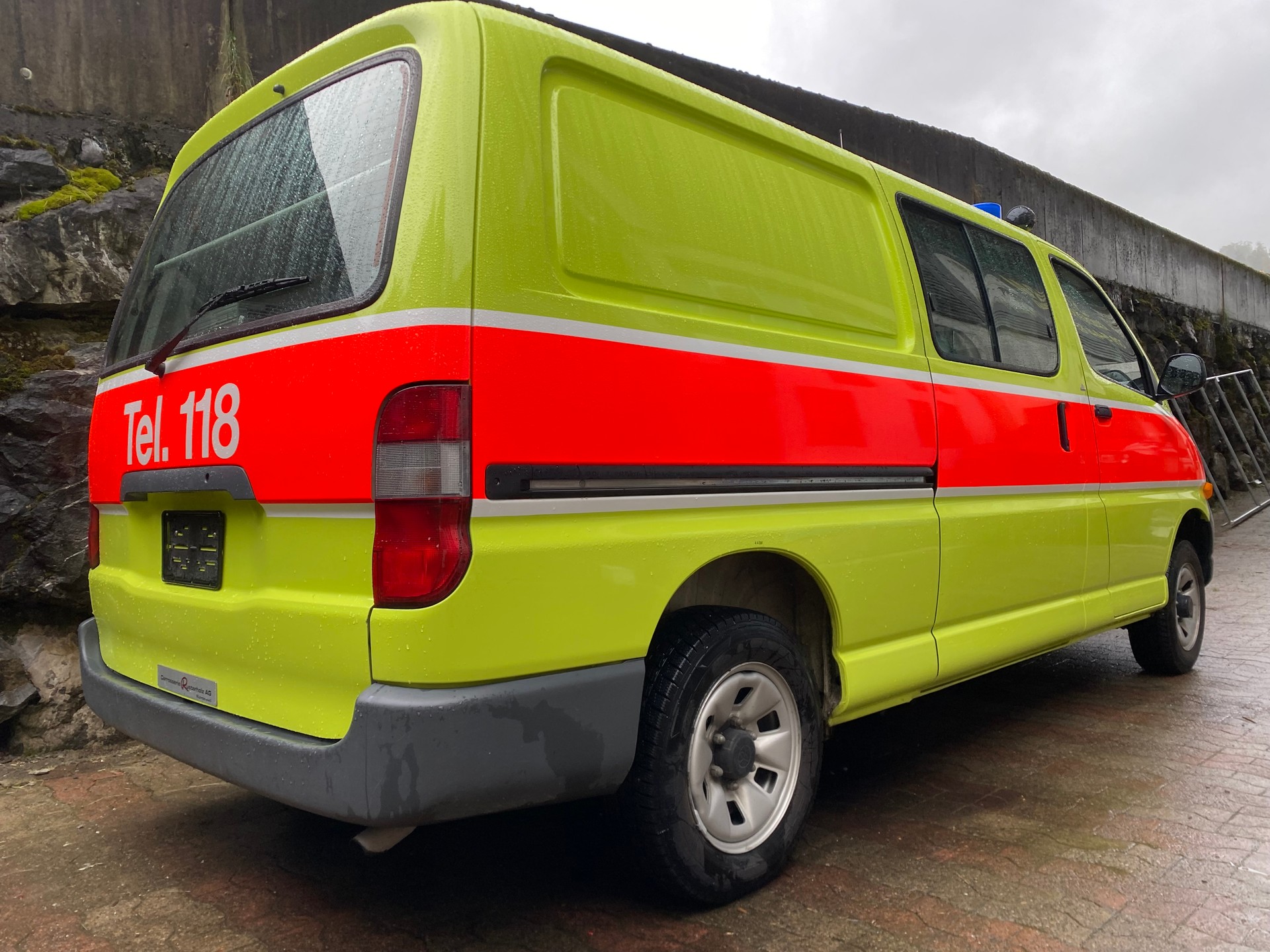 TOYOTA Hiace 2.4 Kombi 4x4 LWB-image-3