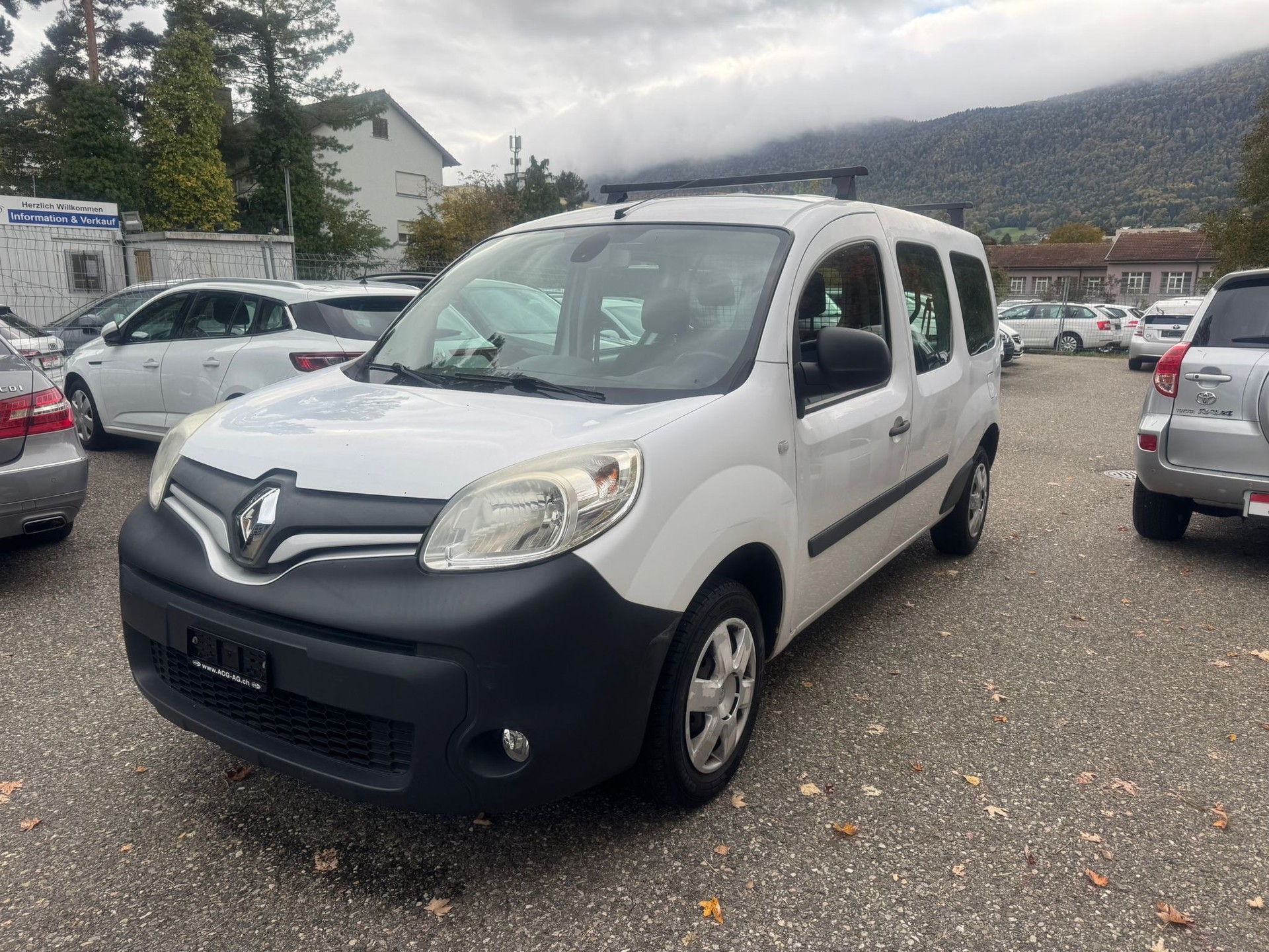 RENAULT Kangoo Maxi dCi 110 Business 5 Plätze / 5 places ** Klimaanlage ** Frisch Ab MFK & Service **-image-3