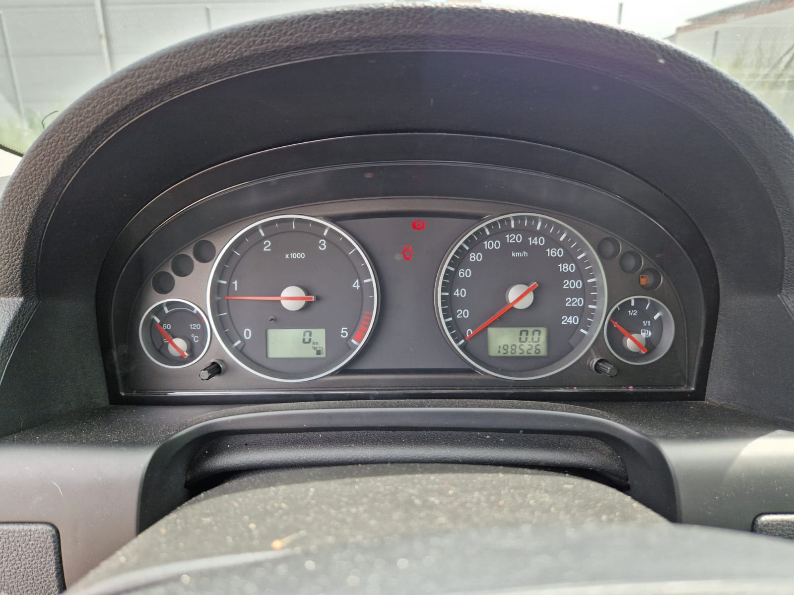 FORD Mondeo 2.0 TDCi 16V Ambiente-image-4