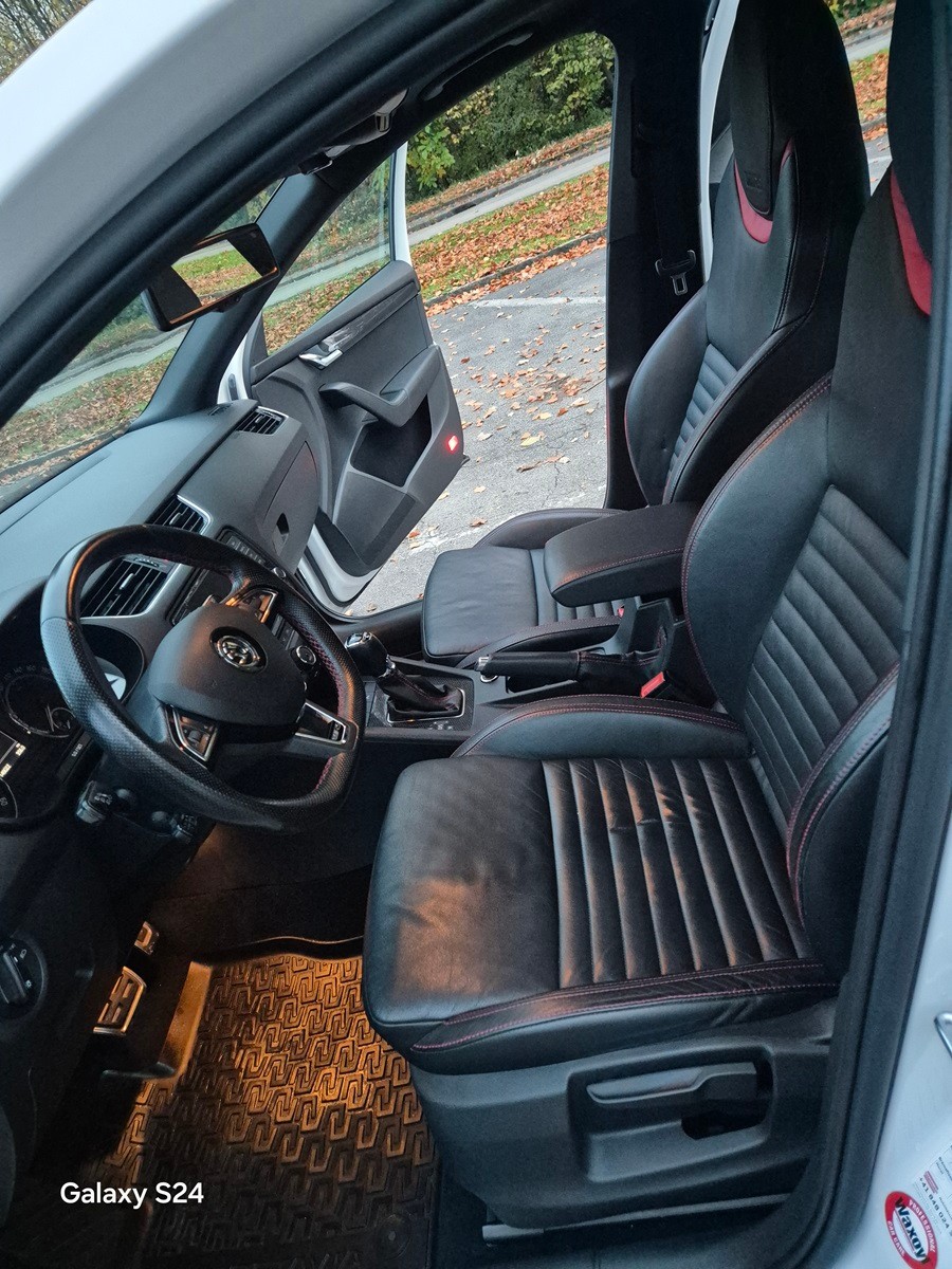 SKODA Octavia Combi 2.0 TDI RS 4x4 DSG-image-3