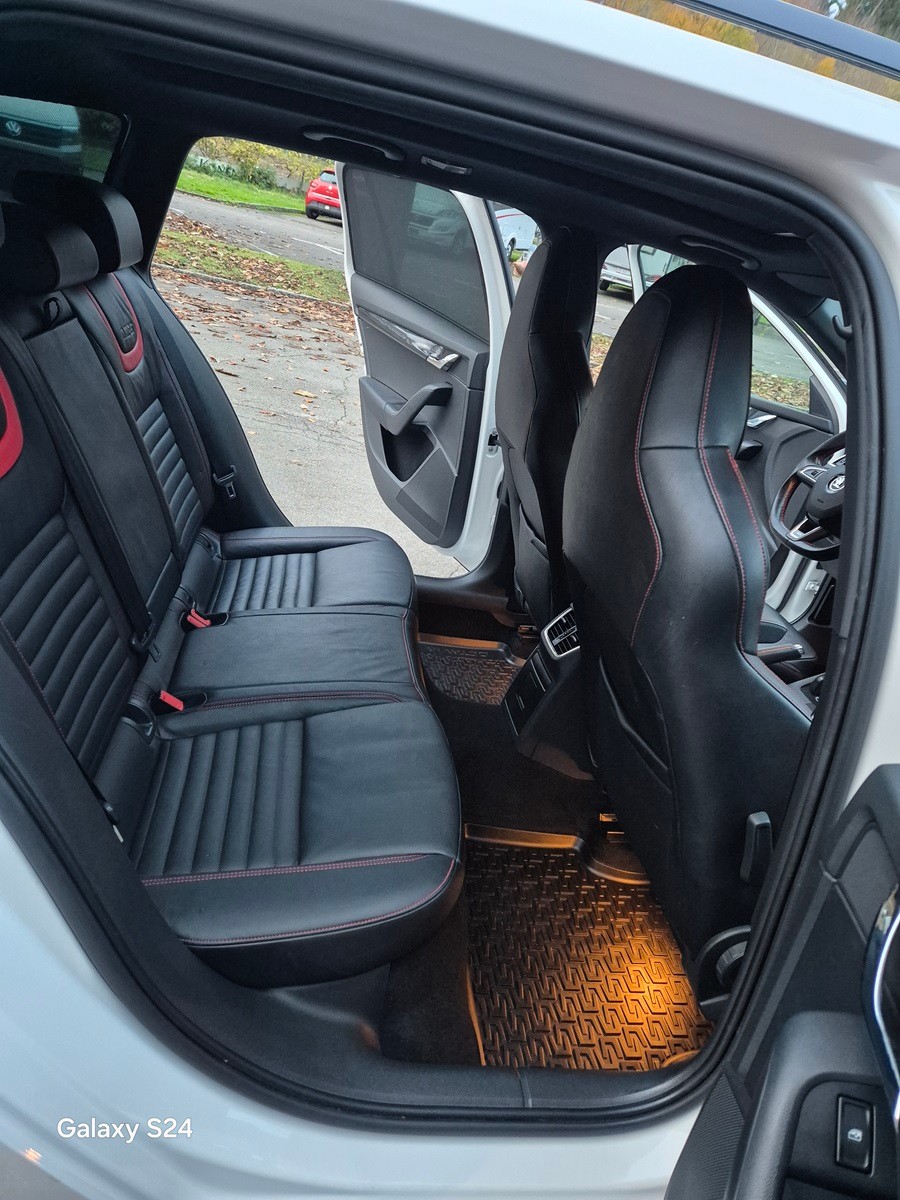SKODA Octavia Combi 2.0 TDI RS 4x4 DSG-image-5