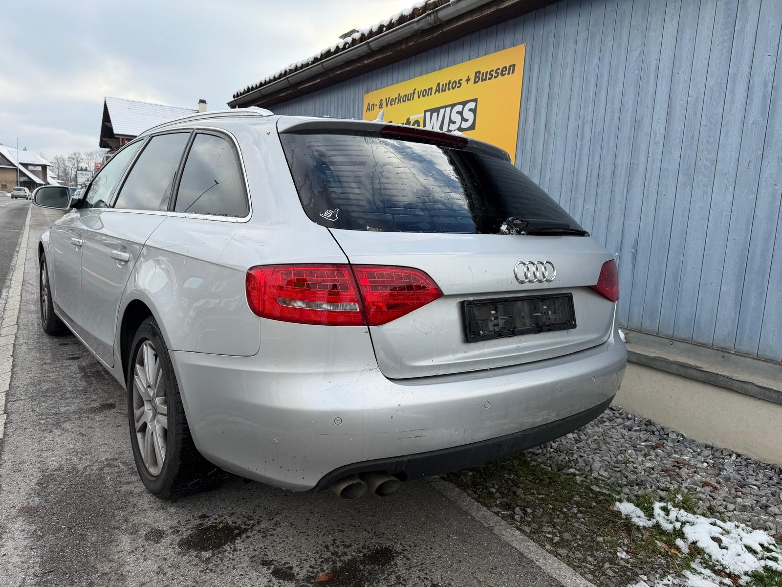 AUDI A4 Avant 2.0 TDI-image-5