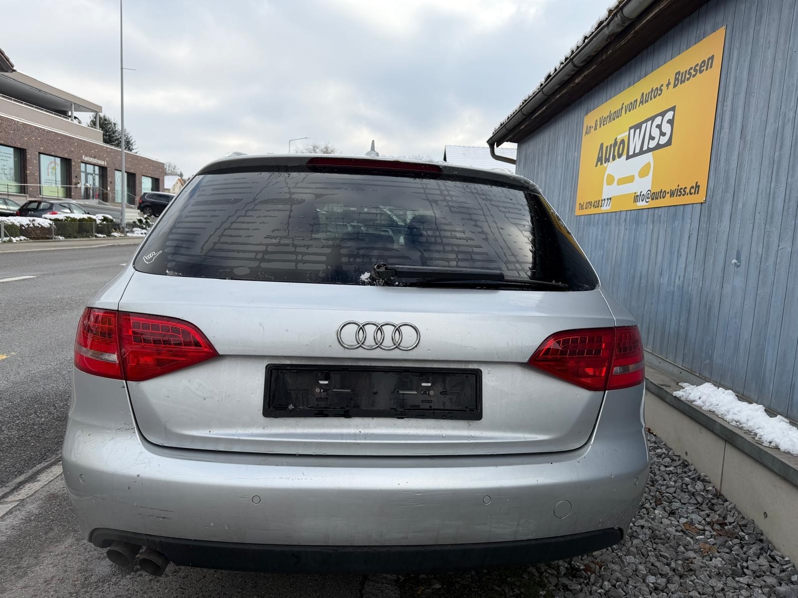 AUDI A4 Avant 2.0 TDI-image-4