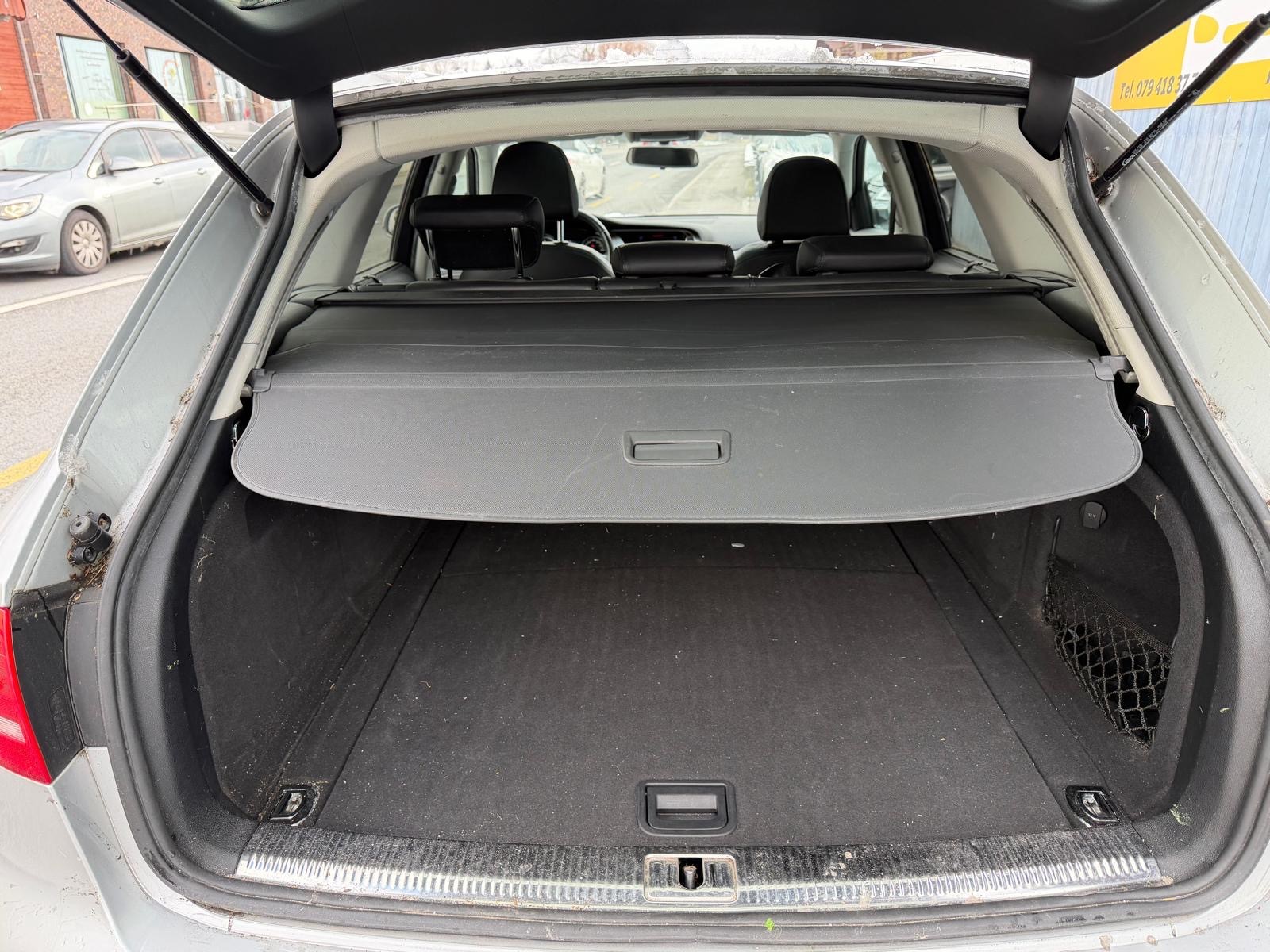 AUDI A4 Avant 2.0 TDI-image-12