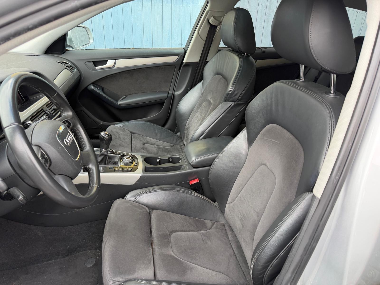 AUDI A4 Avant 2.0 TDI-image-8