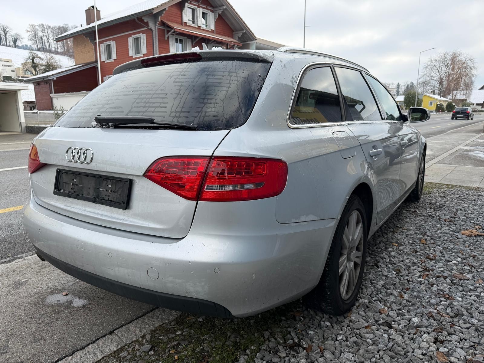 AUDI A4 Avant 2.0 TDI-image-6