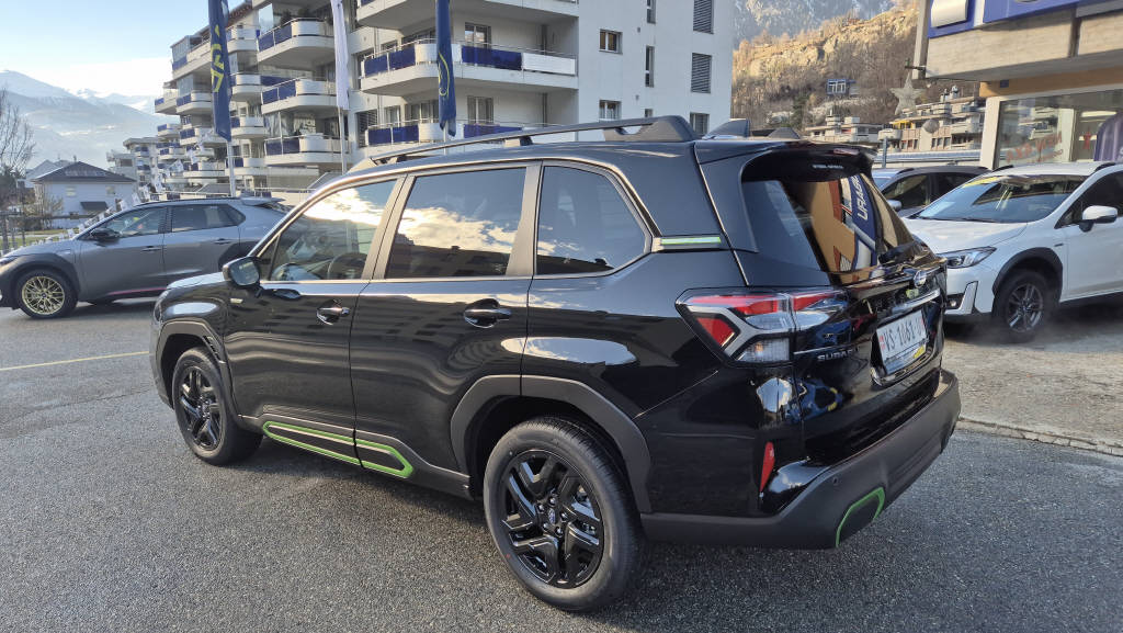 SUBARU Forester Station 2.0i e-Boxer Sport-showroom-element-1