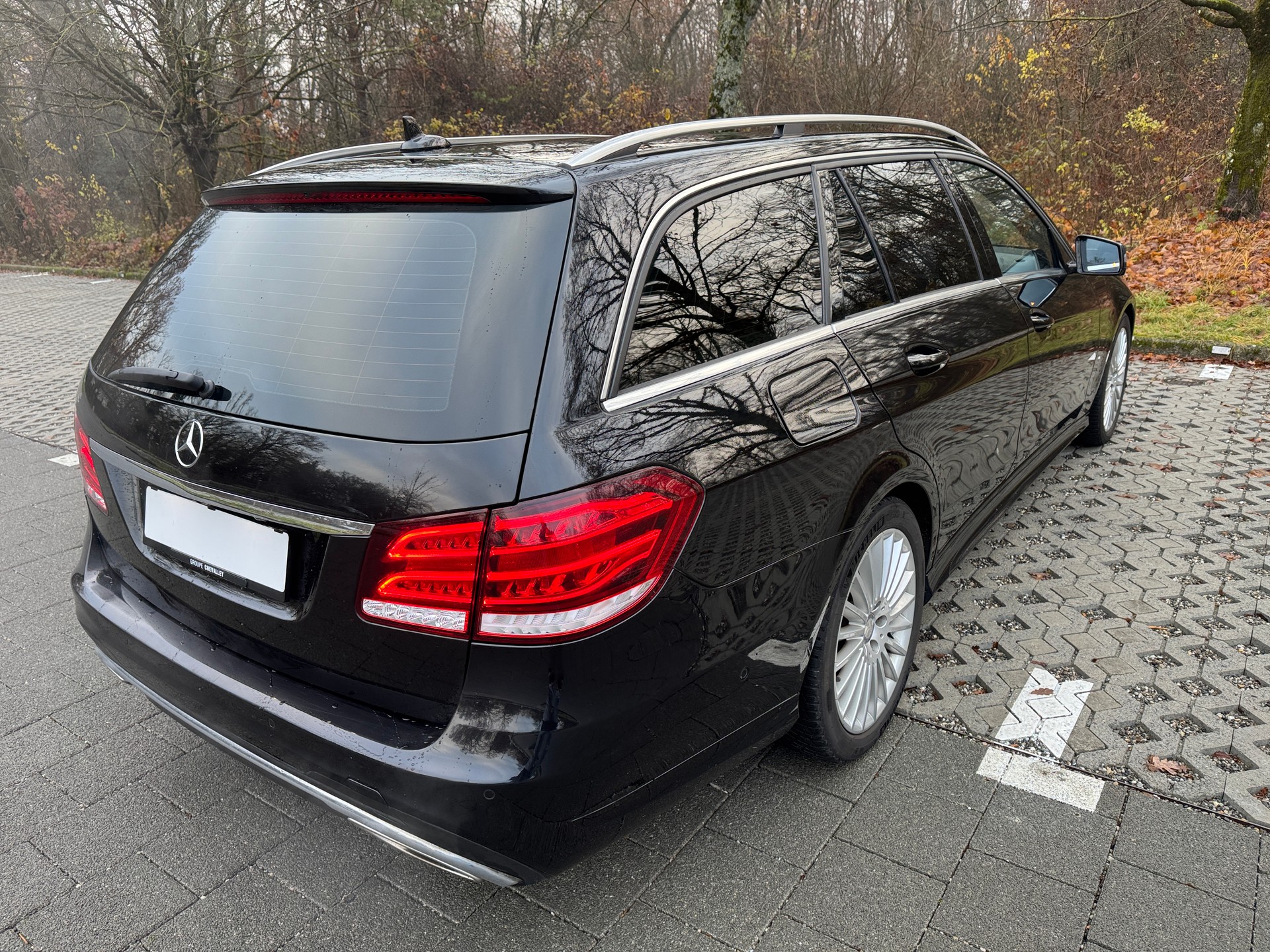 MERCEDES-BENZ E 250 BlueTEC Avantgarde 4Matic 7G-Tronic-image-10