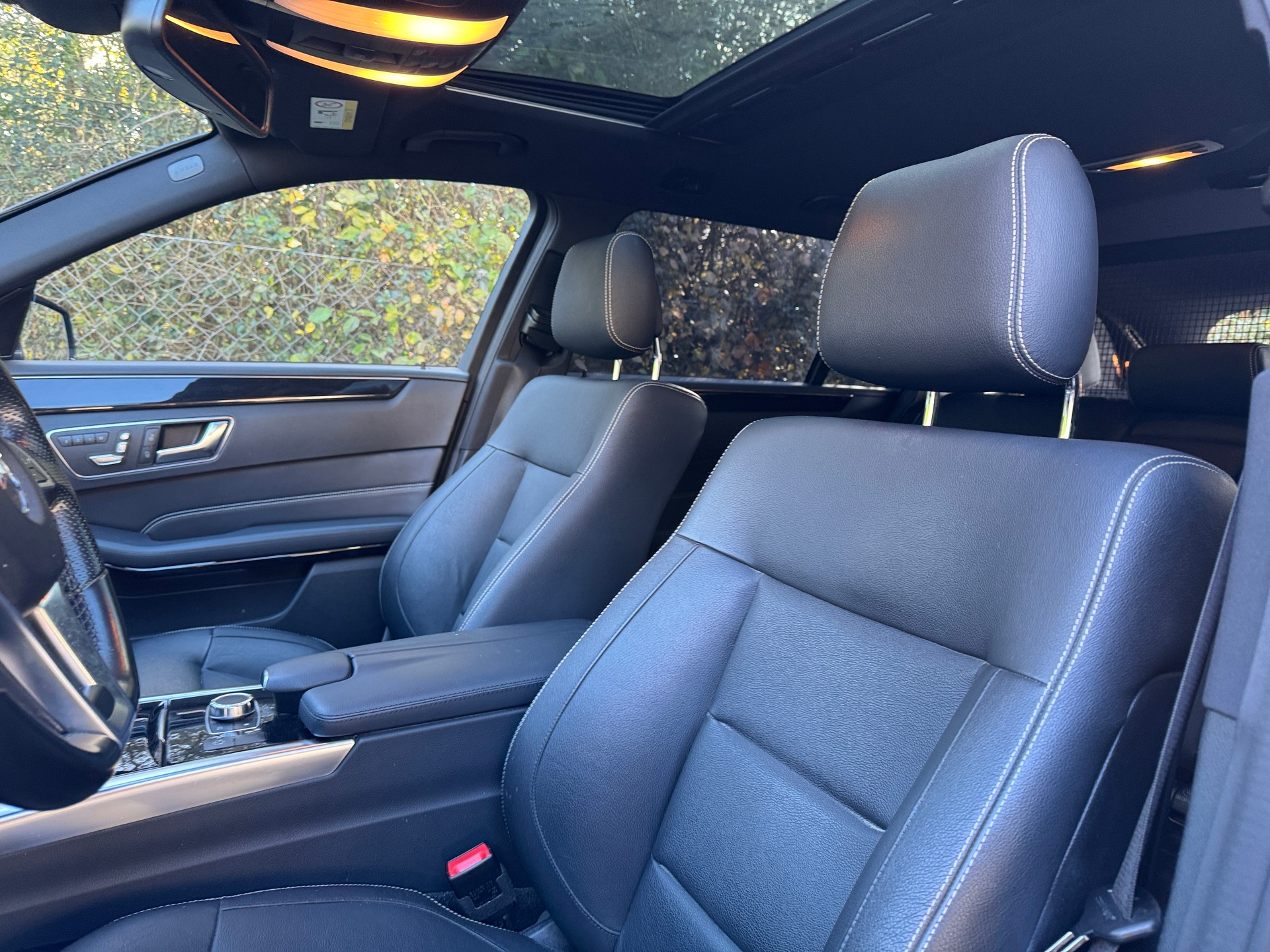 MERCEDES-BENZ E 250 BlueTEC Avantgarde 4Matic 7G-Tronic-image-4