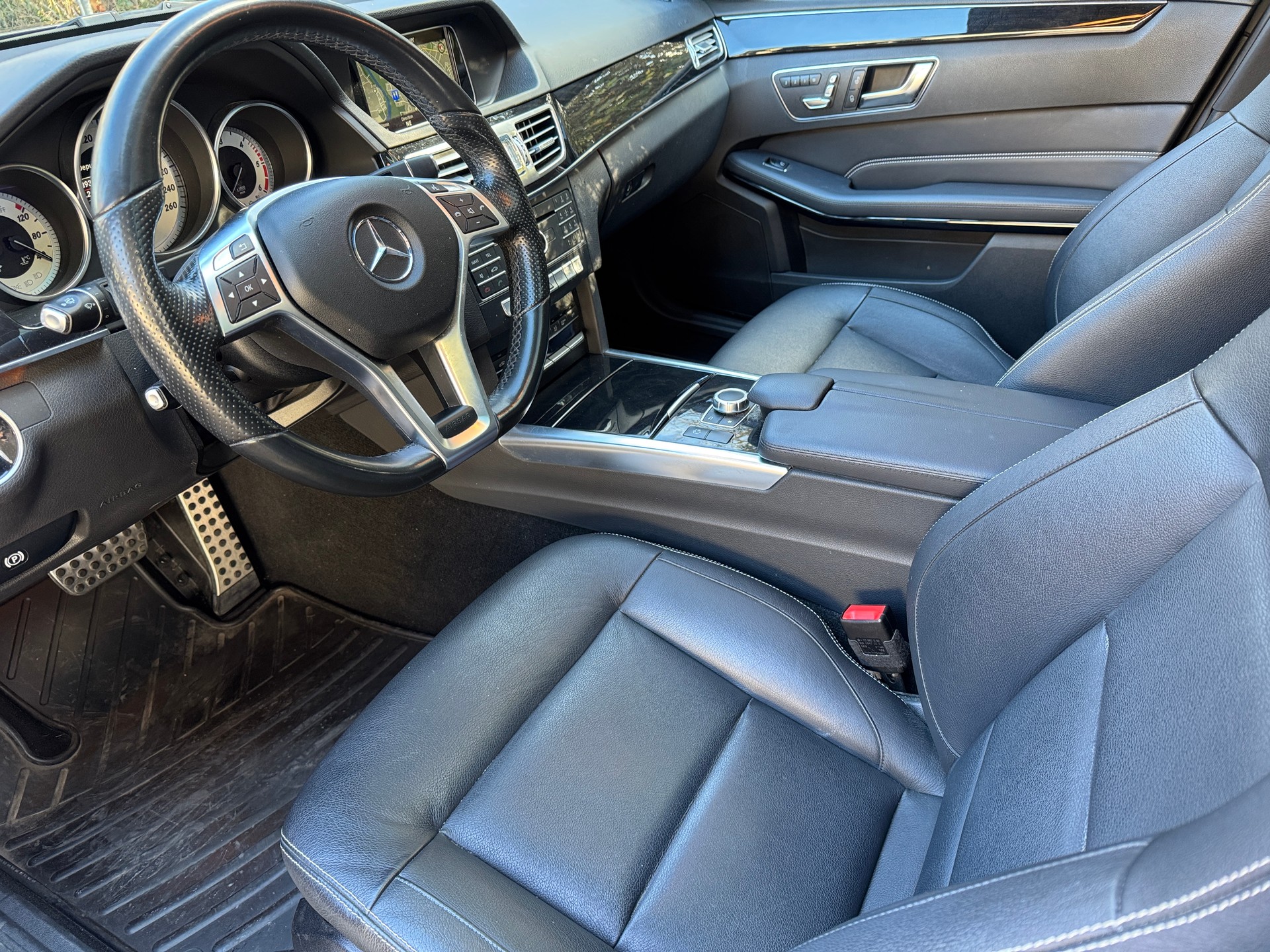 MERCEDES-BENZ E 250 BlueTEC Avantgarde 4Matic 7G-Tronic-image-2