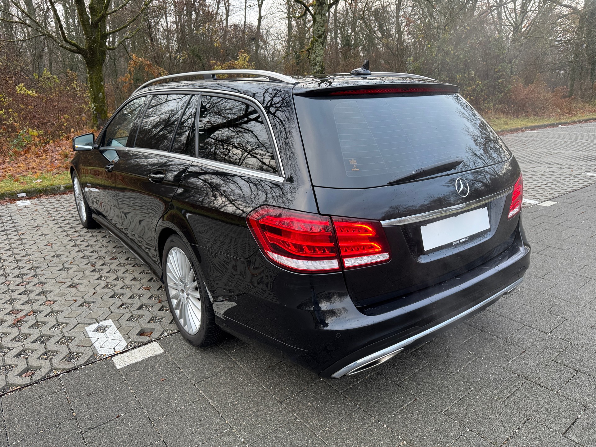 MERCEDES-BENZ E 250 BlueTEC Avantgarde 4Matic 7G-Tronic-image-9