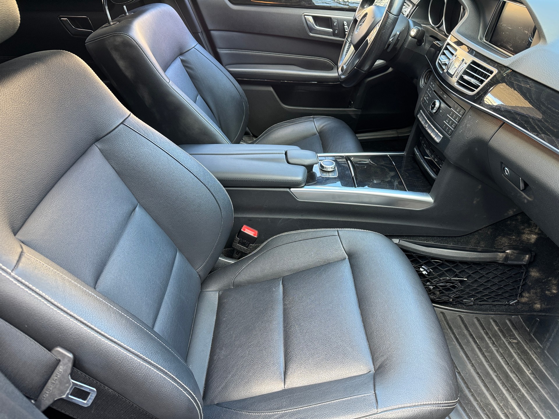 MERCEDES-BENZ E 250 BlueTEC Avantgarde 4Matic 7G-Tronic-image-12