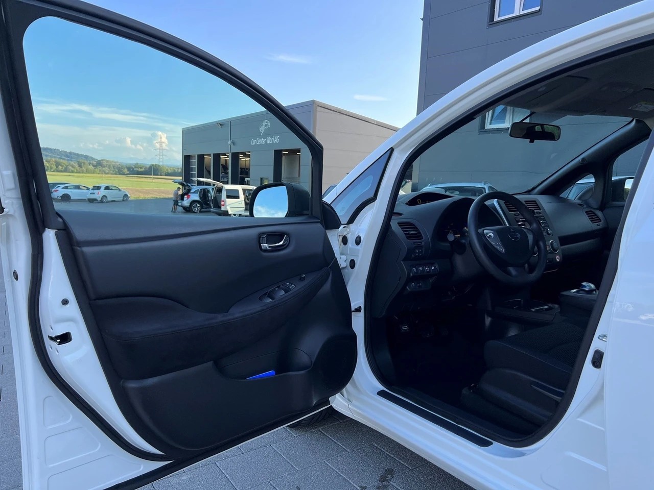 NISSAN Leaf tekna 24kWh (excl battery)-image-8