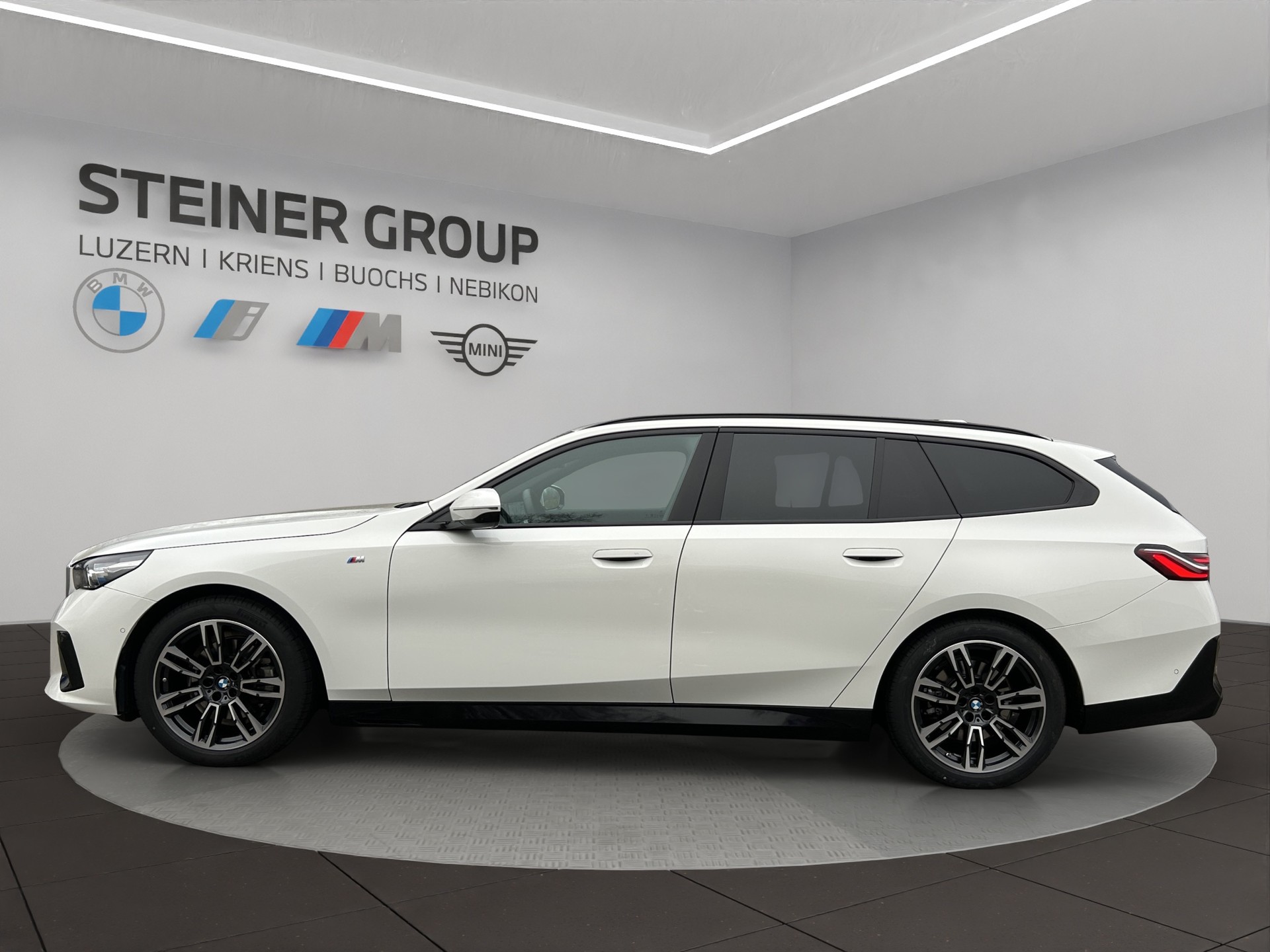 BMW 520d xDrive 48V Touring M Sport Steptronic-image-7