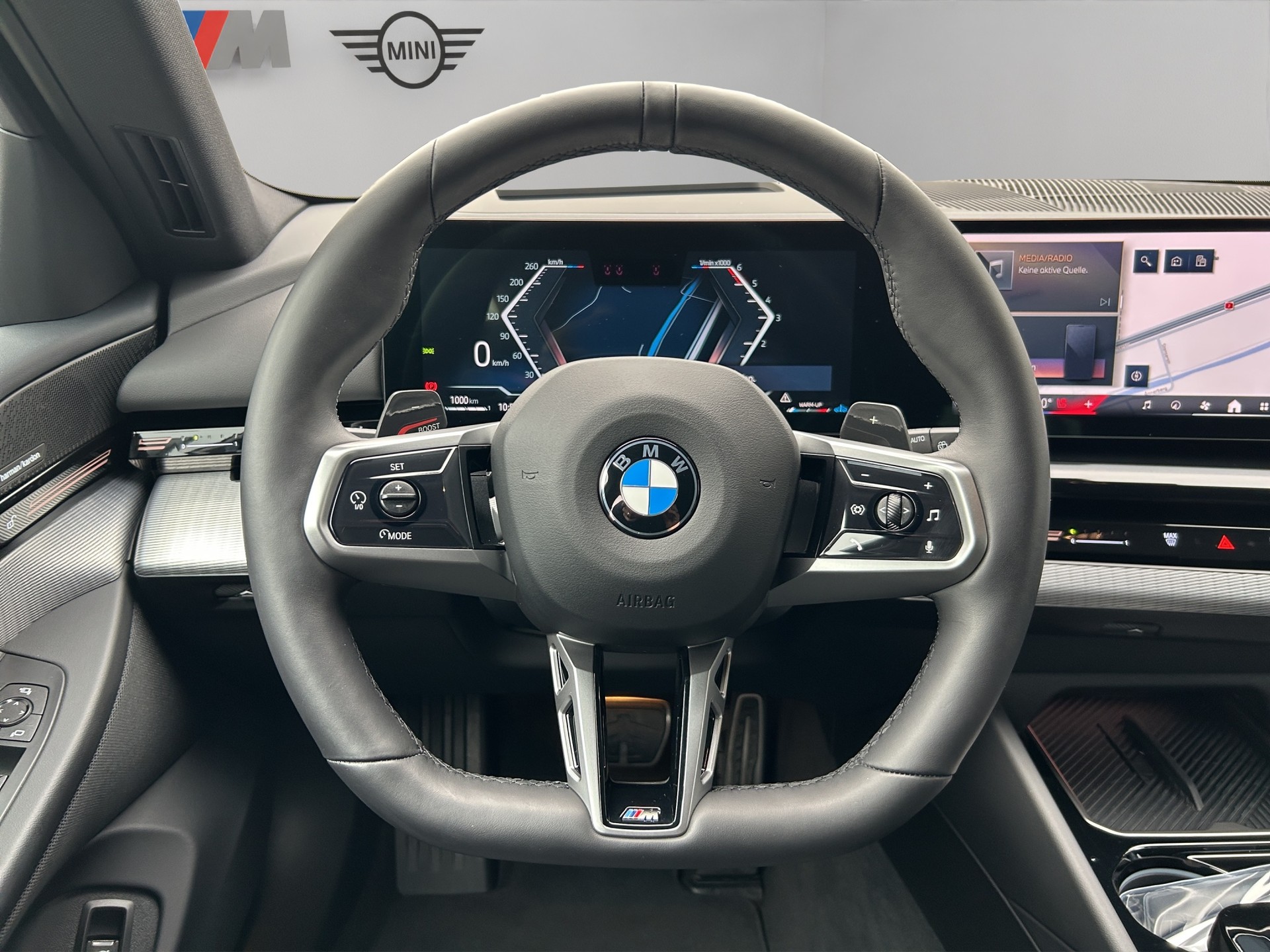 BMW 520d xDrive 48V Touring M Sport Steptronic-image-11