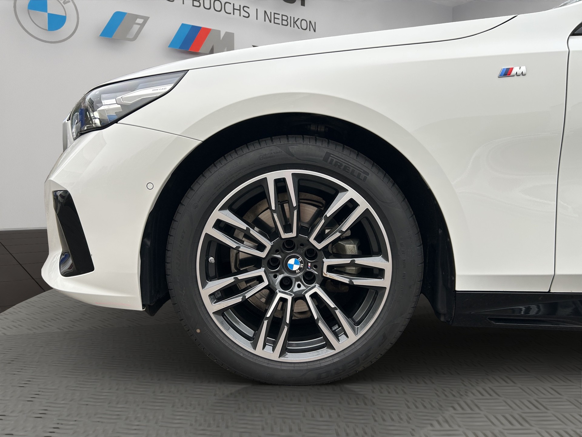 BMW 520d xDrive 48V Touring M Sport Steptronic-image-8
