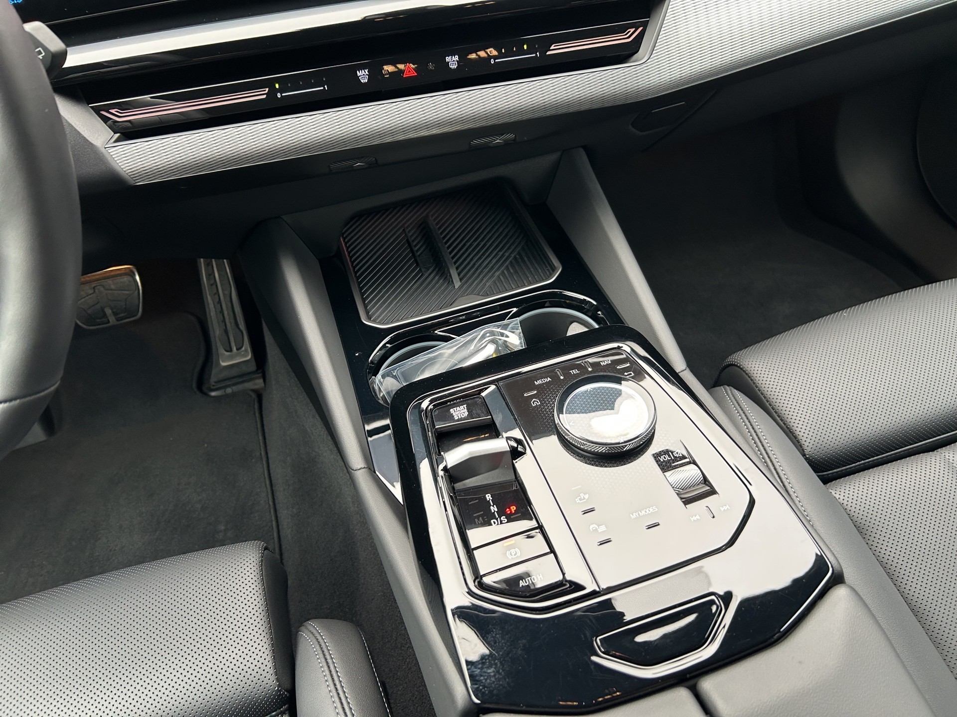 BMW 520d xDrive 48V Touring M Sport Steptronic-image-14