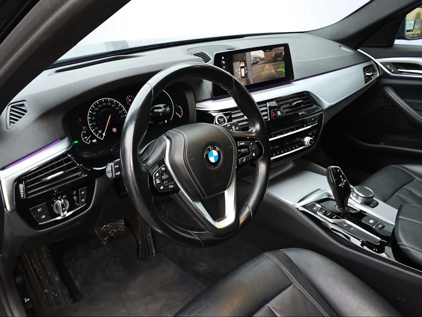 BMW 520d xDrive Touring Steptronic-image-8