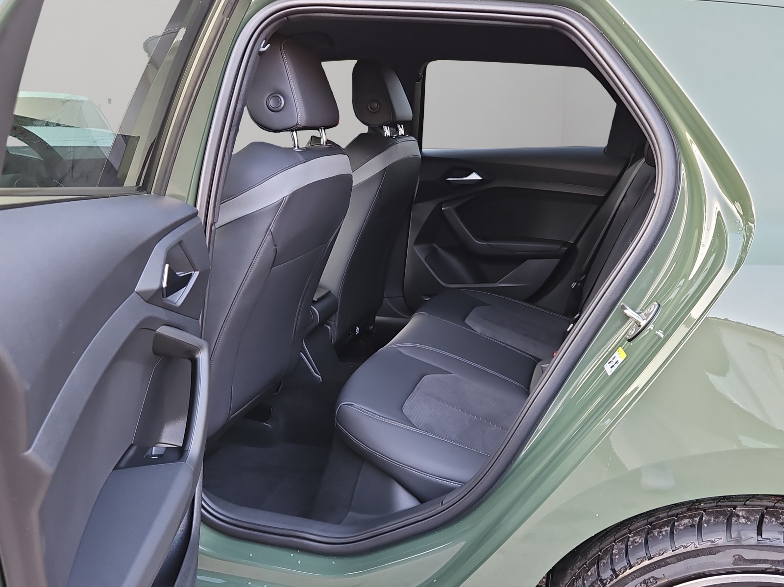 AUDI A1 Sportback 30 TFSI S Line Attraction S-tronic-image-9