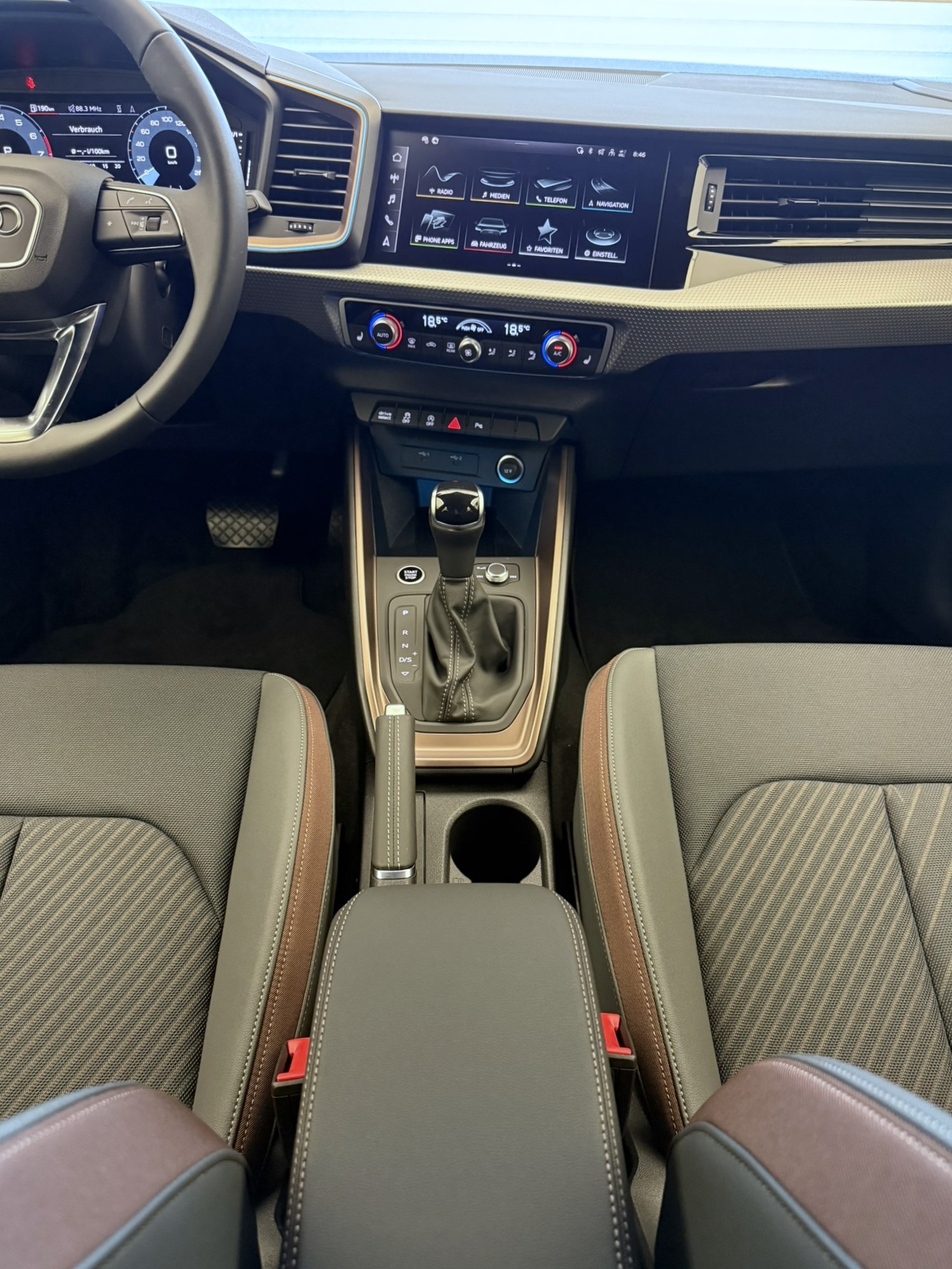 AUDI A1 Sportback 40 TFSI S Line S-tronic-image-9