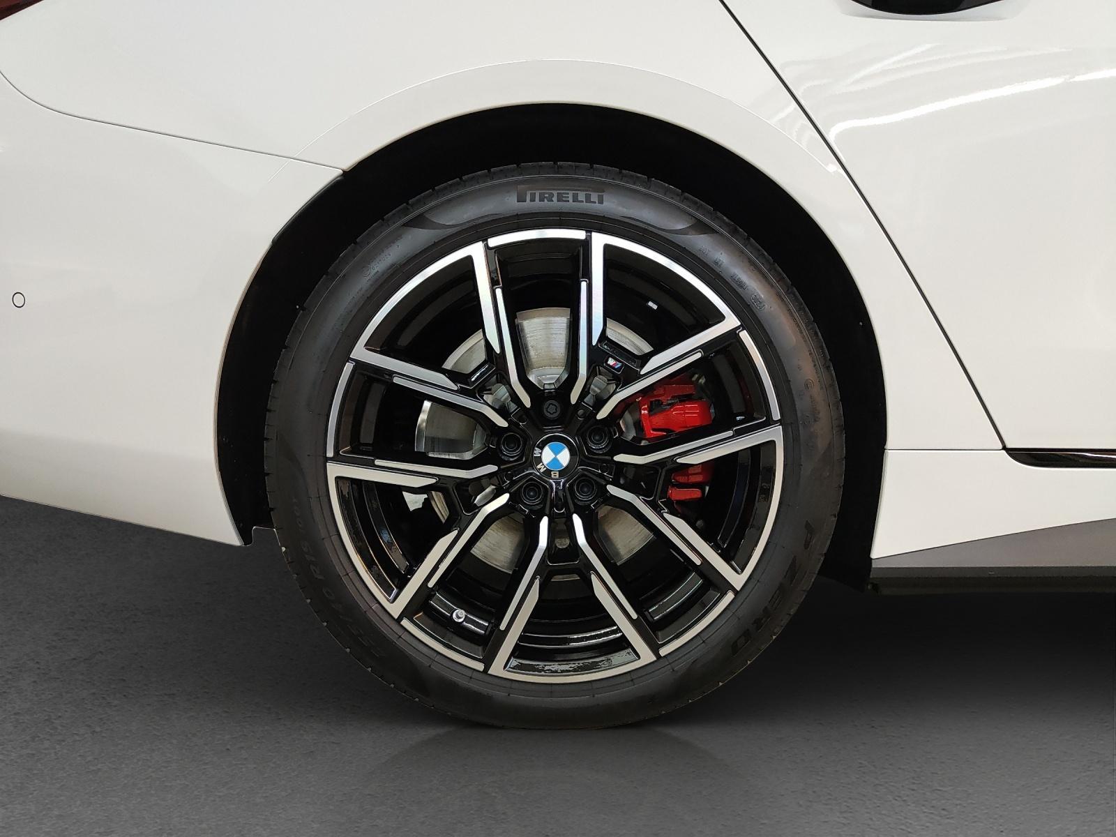 BMW i4 eDrive35-image-6