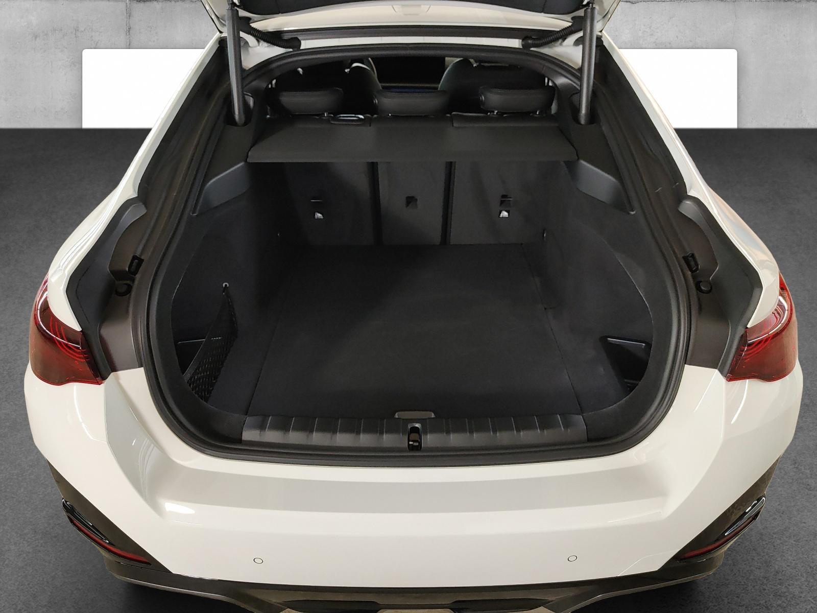 BMW i4 eDrive35-image-12