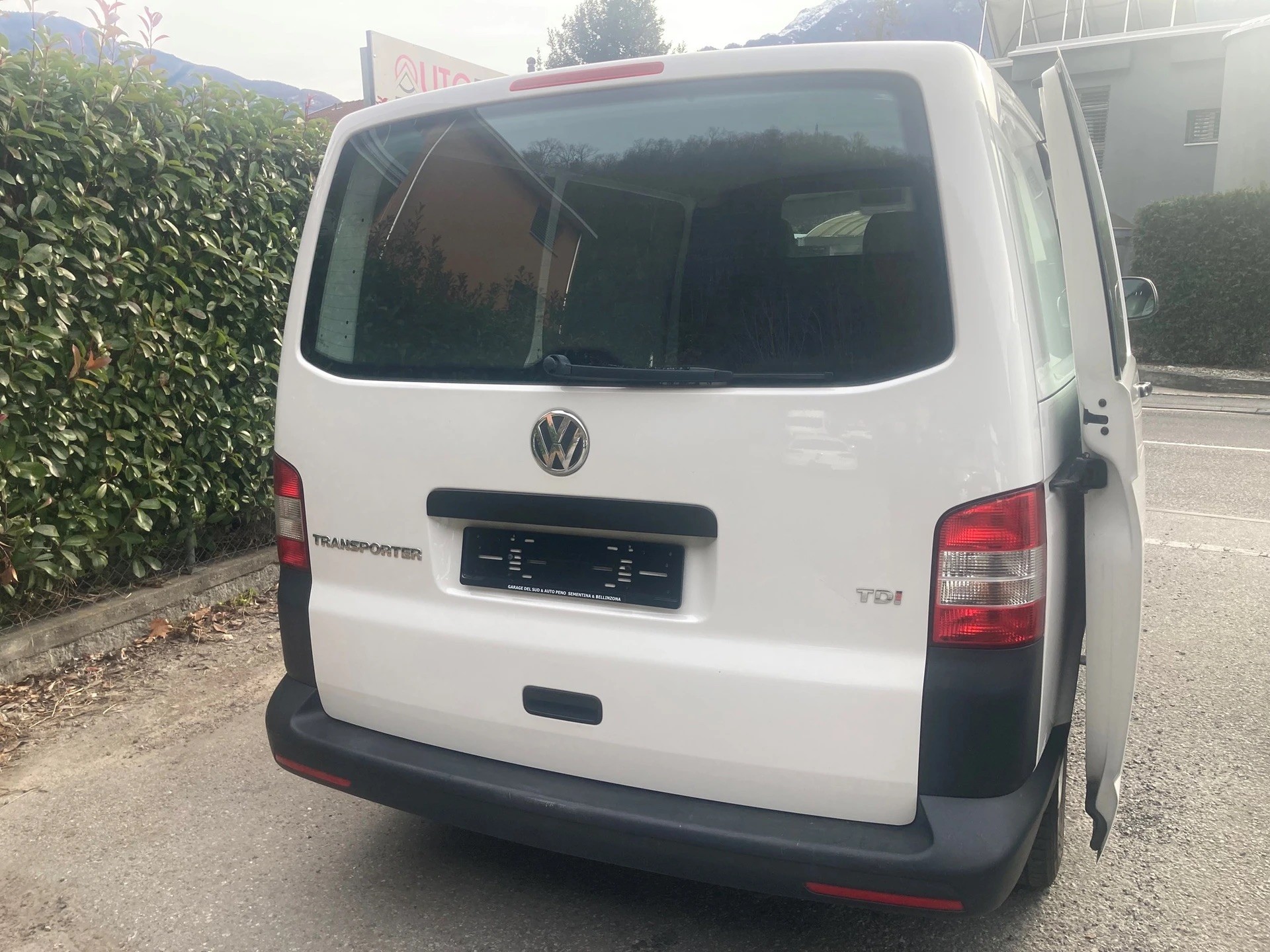 VW T5 2.0 TDI-image-6