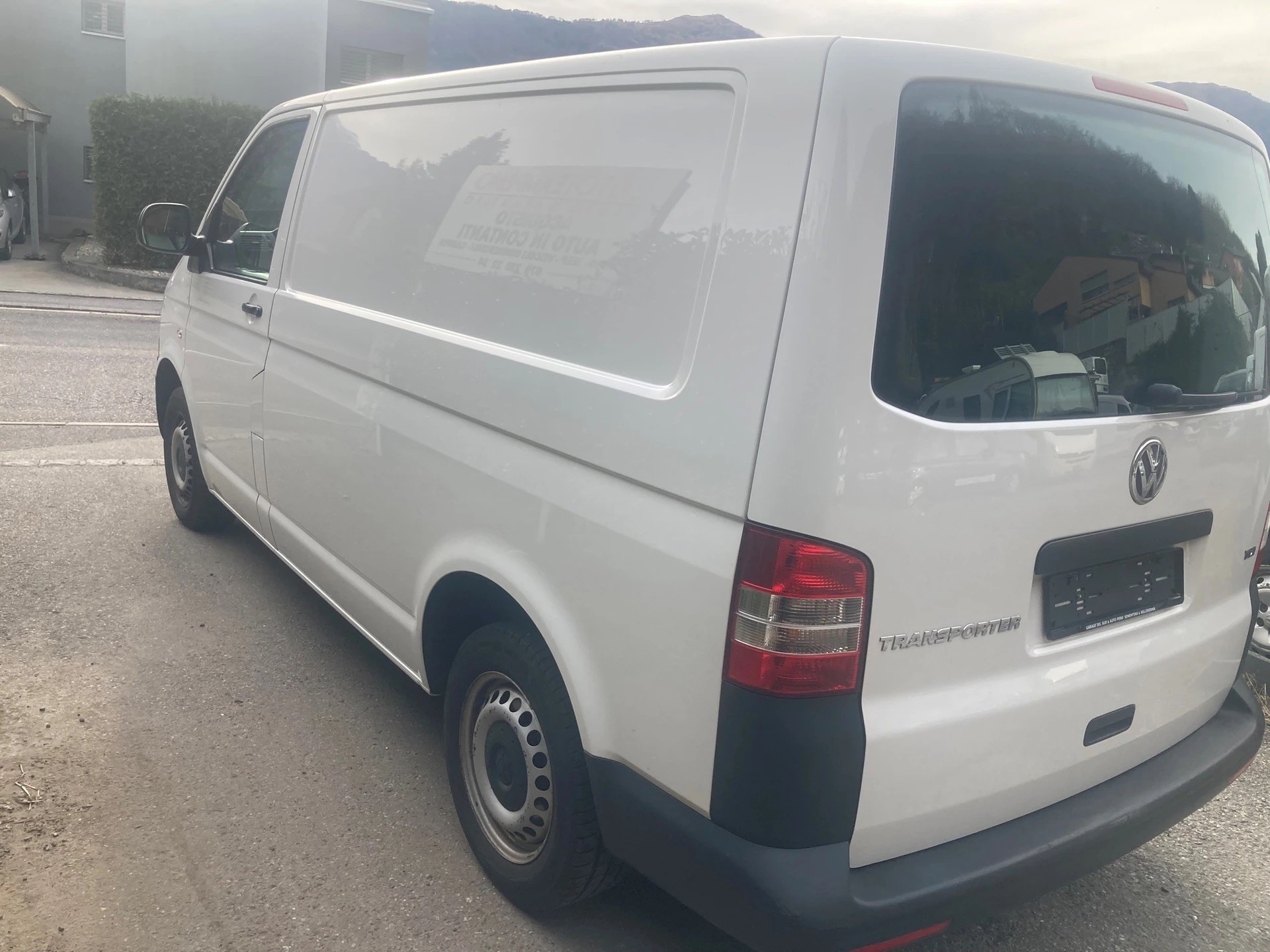 VW T5 2.0 TDI-image-5