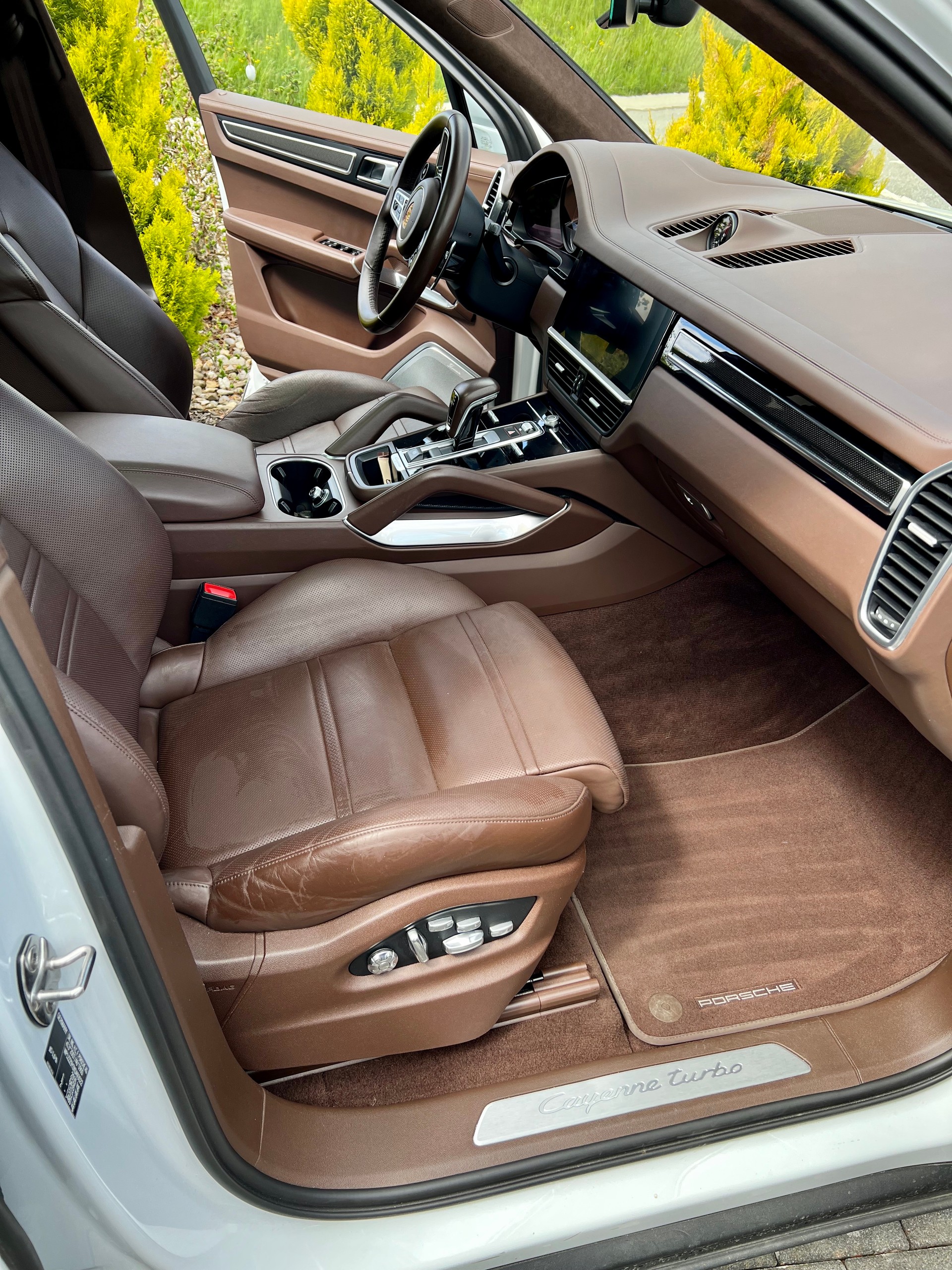 PORSCHE Cayenne Turbo (CH Fahrzeug)-image-8