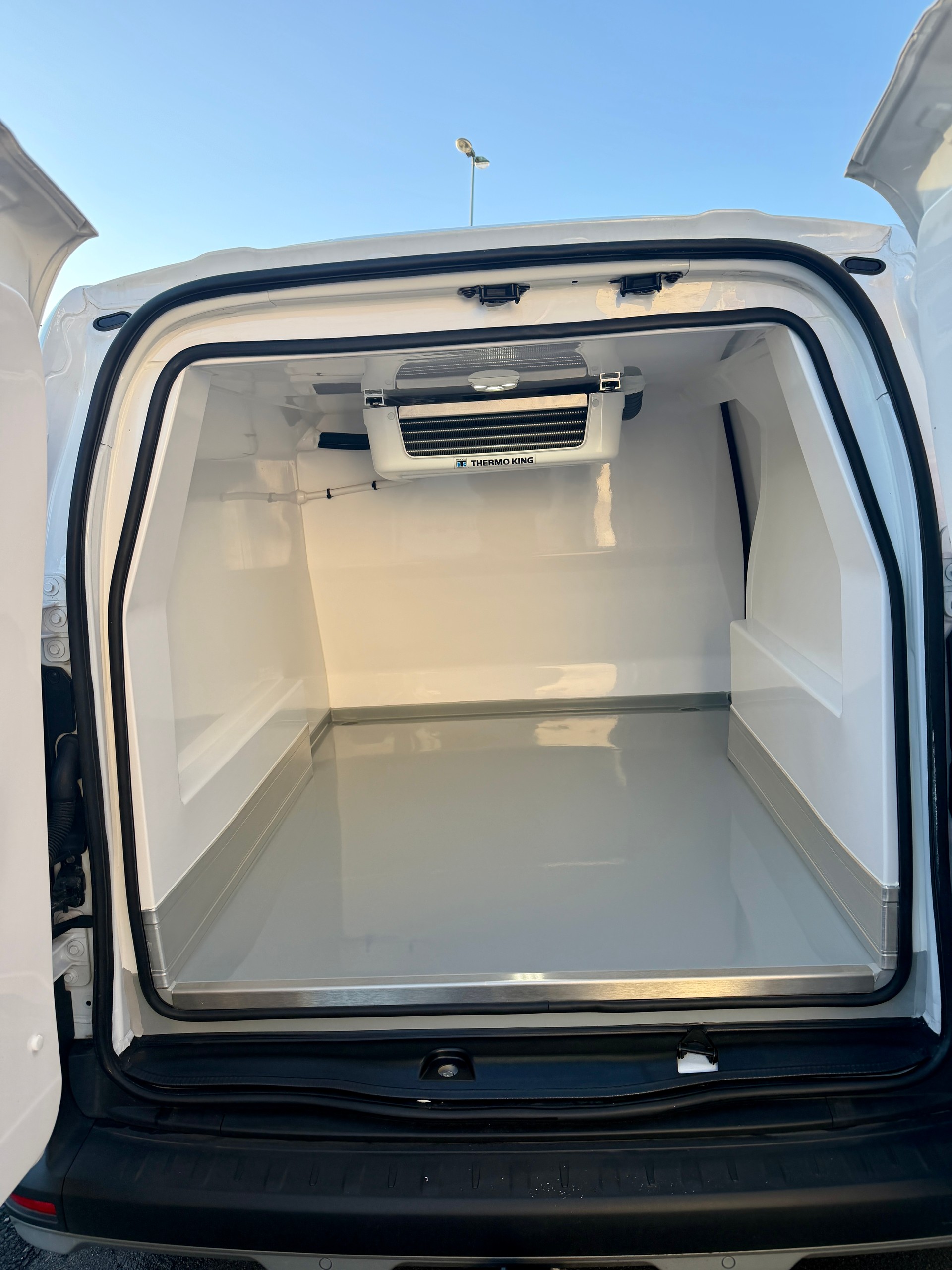 NISSAN Townstar 1.3 DIG-T L1 Tekna Frigo ( -10°/ +20° )-image-6