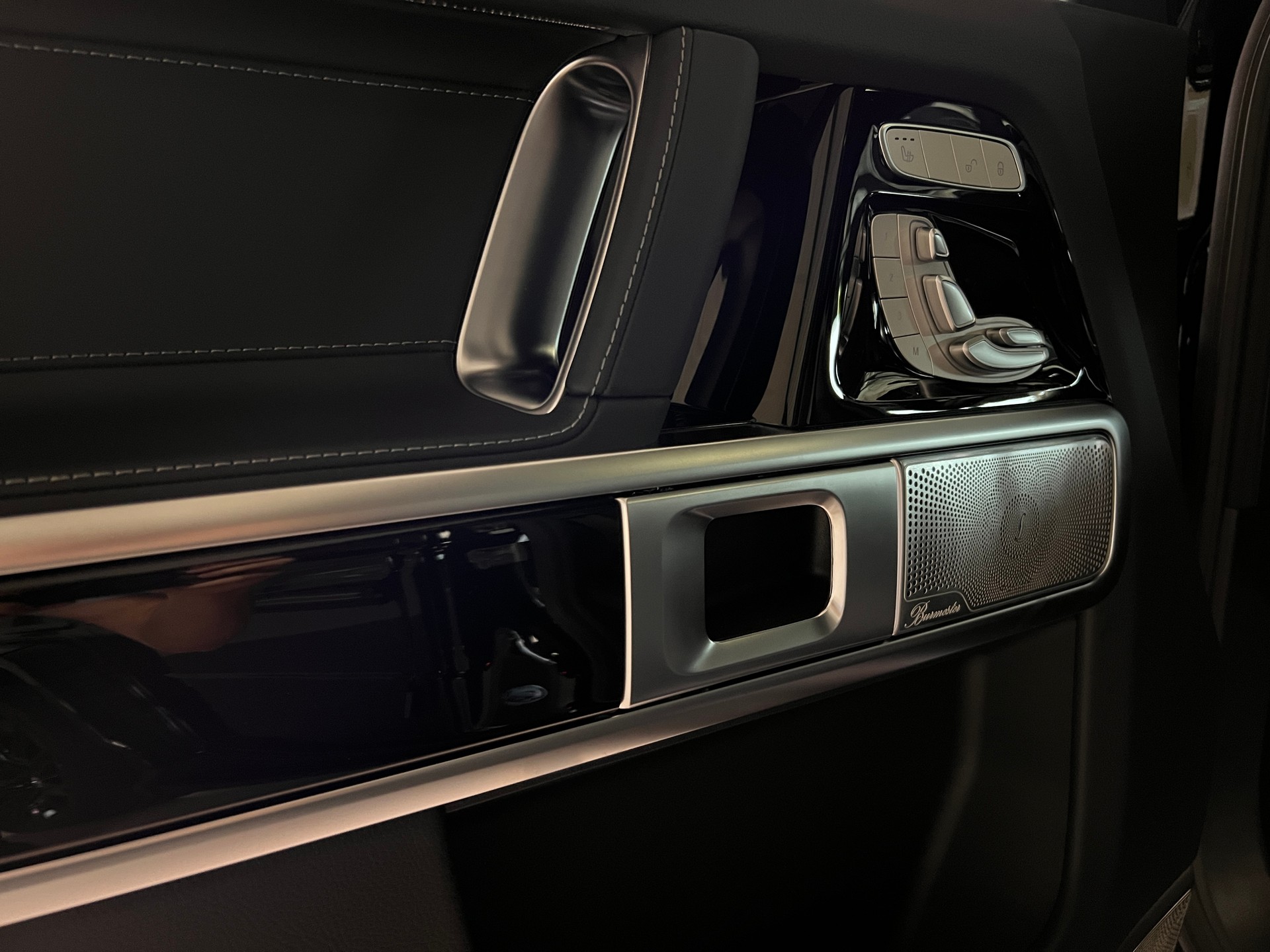 MERCEDES-BENZ G 450d 9G-Tronic-image-14