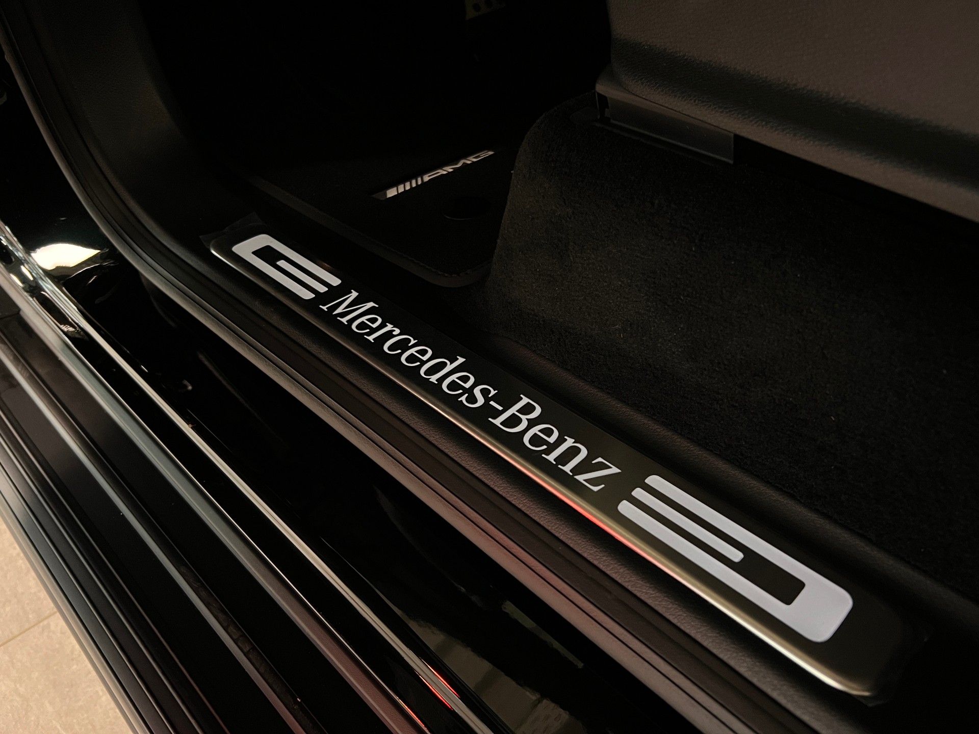 MERCEDES-BENZ G 450d 9G-Tronic-image-13