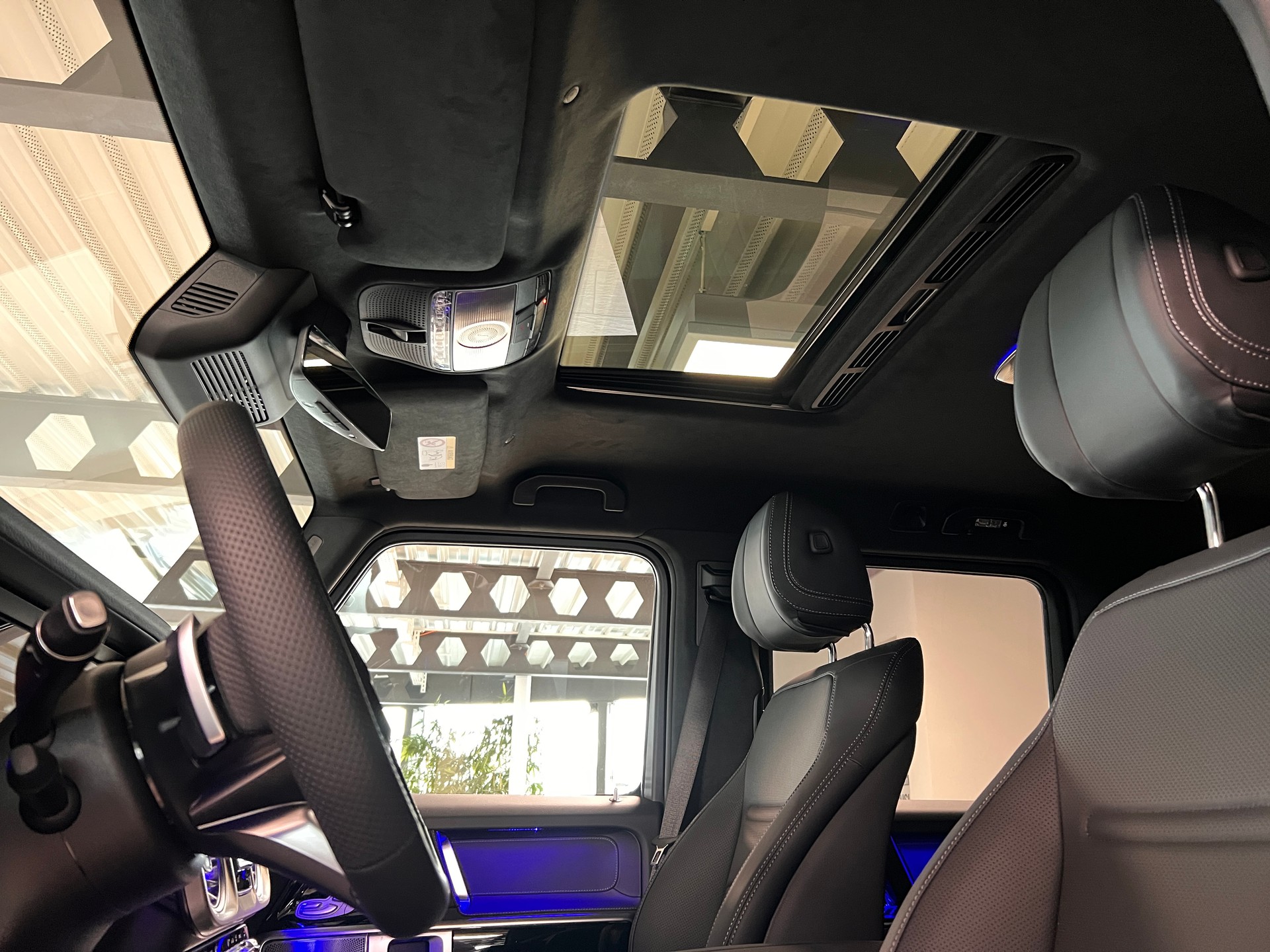 MERCEDES-BENZ G 450d 9G-Tronic-image-15