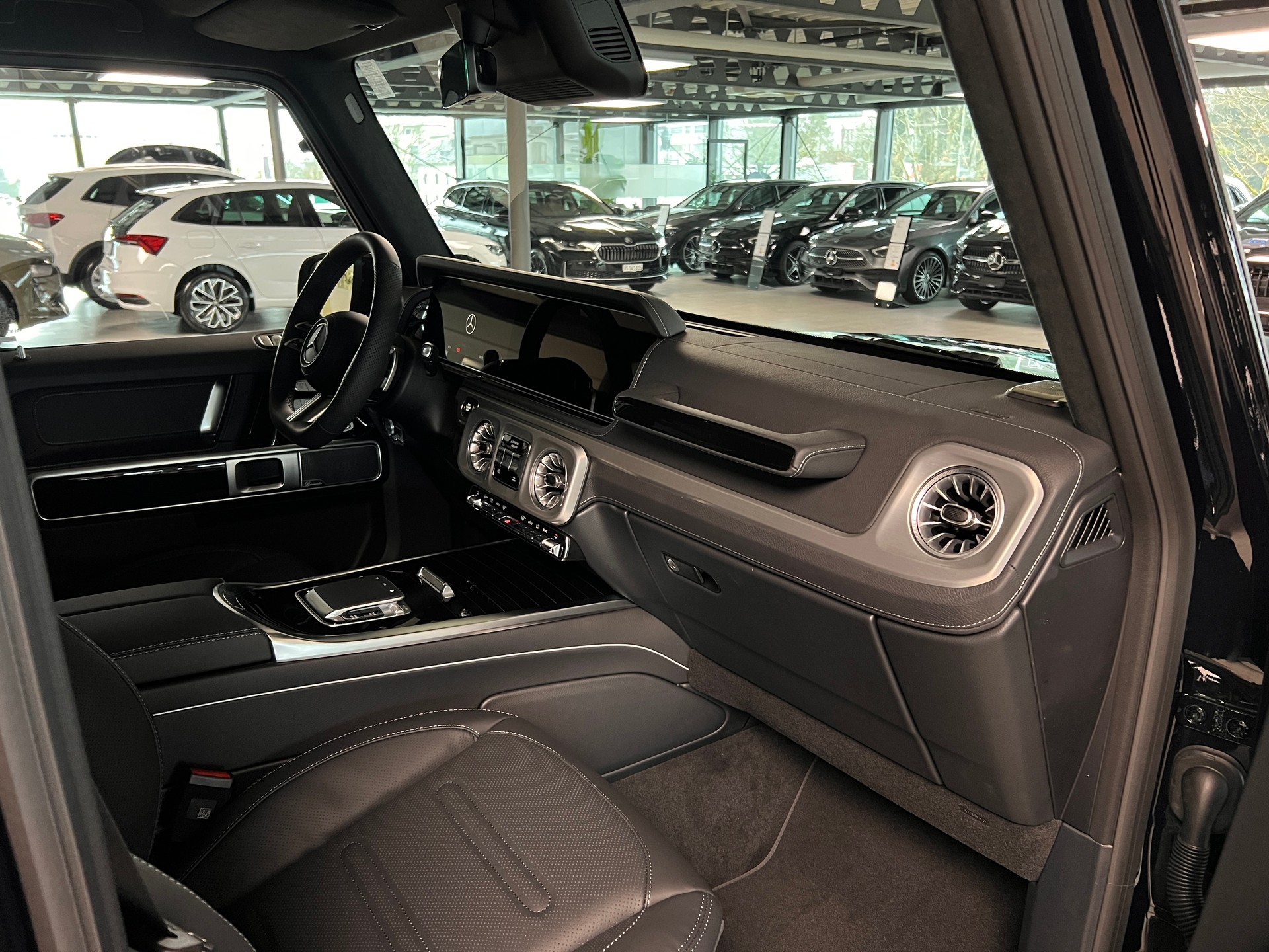 MERCEDES-BENZ G 450d 9G-Tronic-image-11