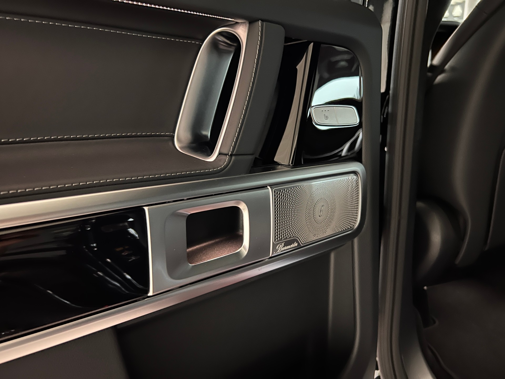 MERCEDES-BENZ G 450d 9G-Tronic-image-8