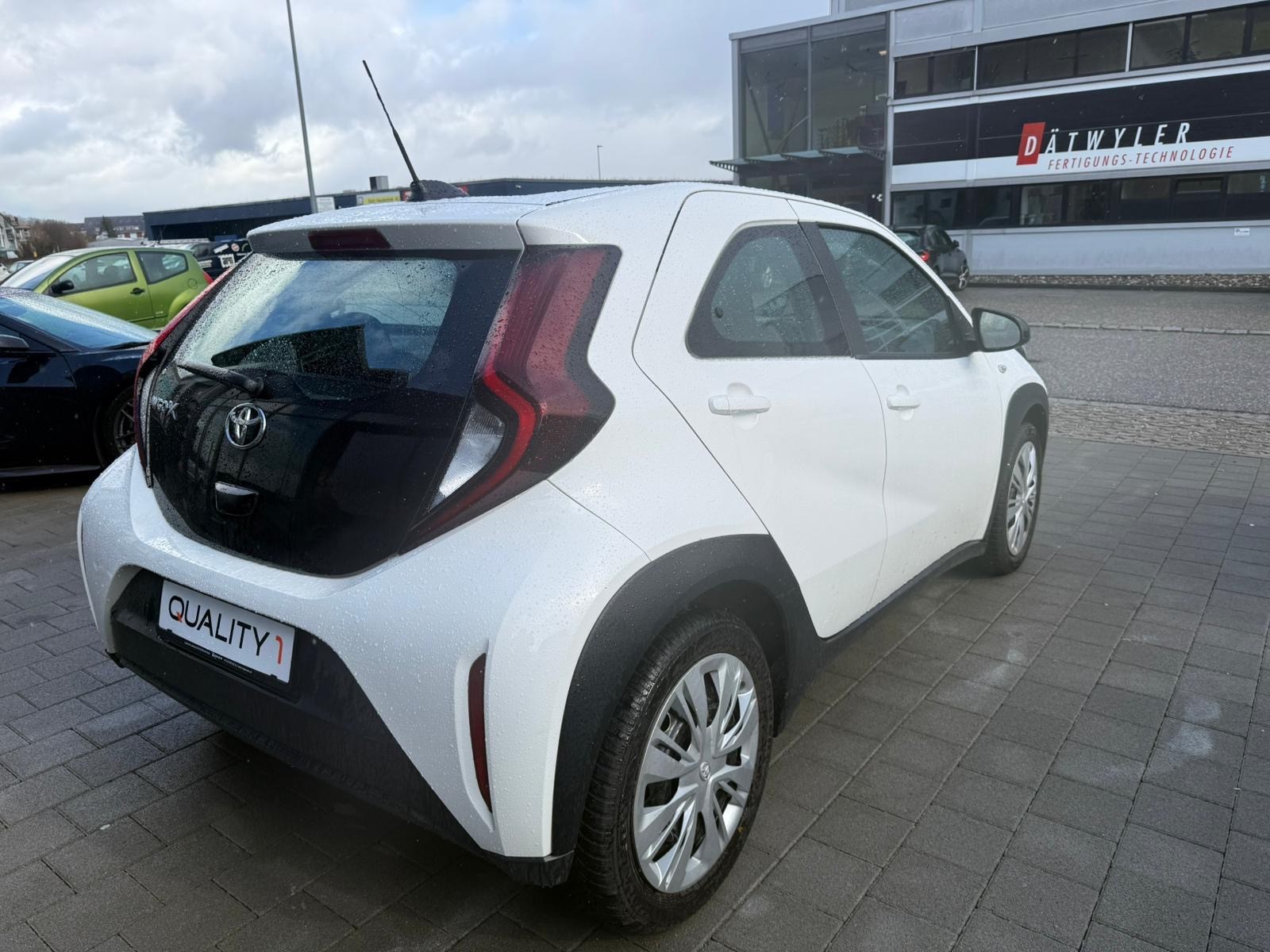 TOYOTA Aygo X 1.0 VVT-i Style-image-6