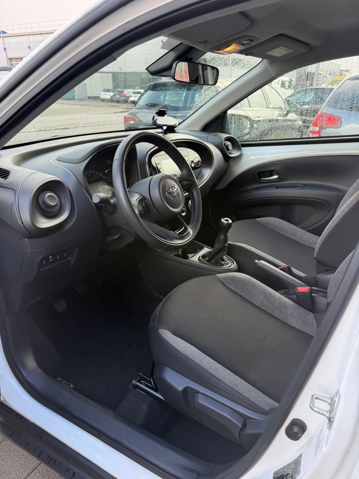 TOYOTA Aygo X 1.0 VVT-i Style-image-8