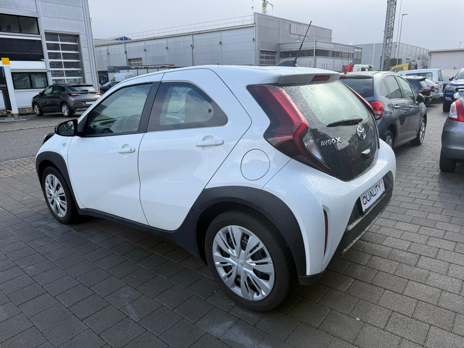 TOYOTA Aygo X 1.0 VVT-i Style-image-5