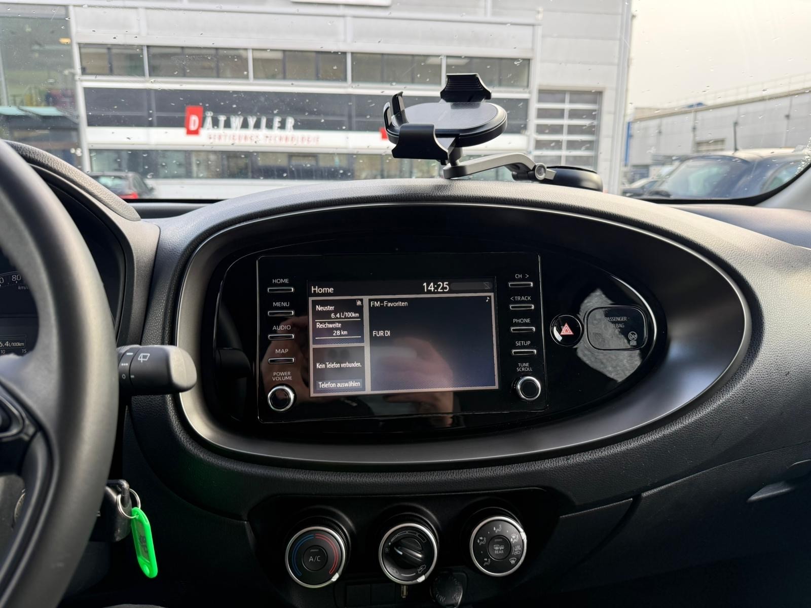 TOYOTA Aygo X 1.0 VVT-i Style-image-14
