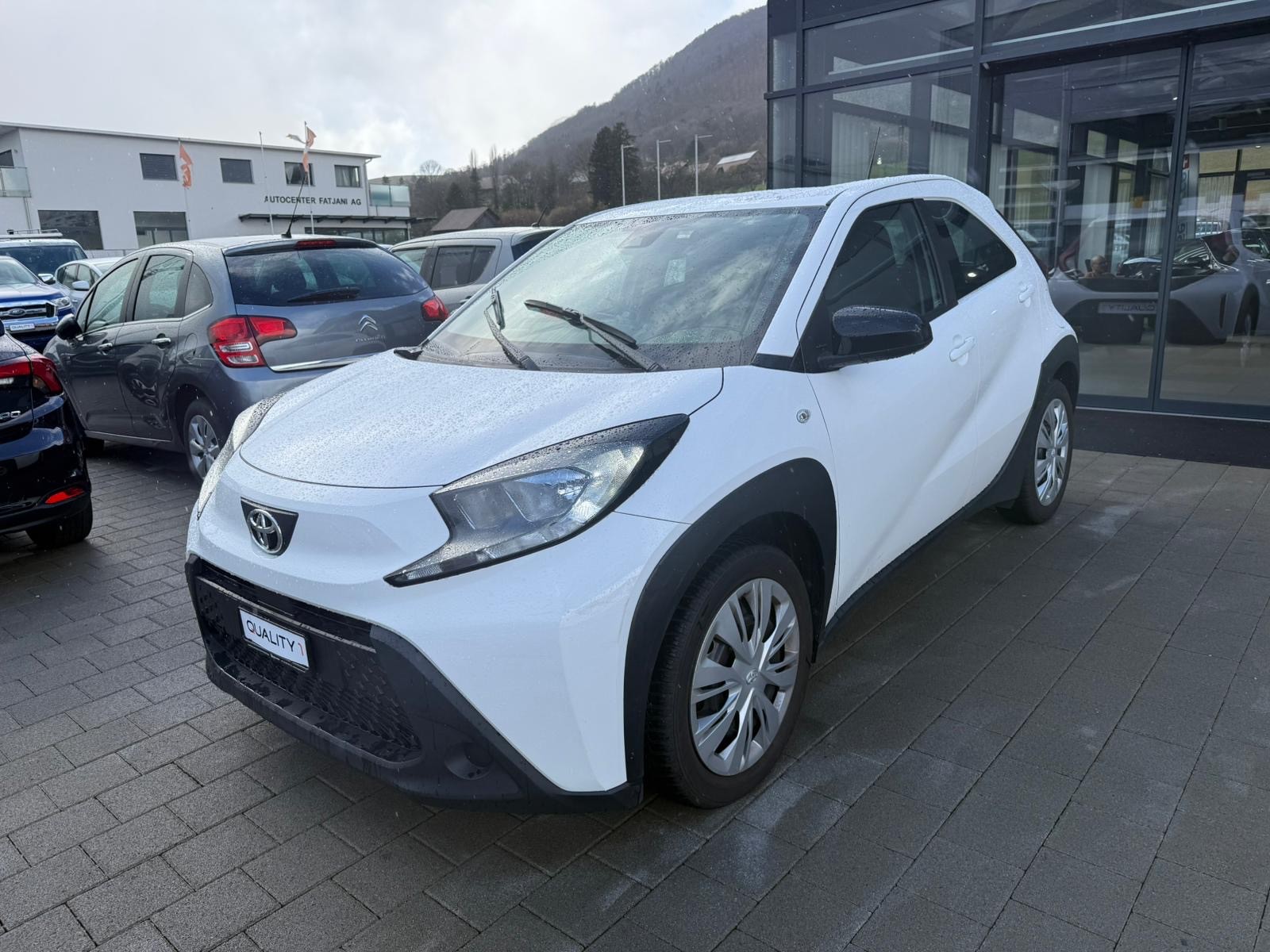 TOYOTA Aygo X 1.0 VVT-i Style-image-0